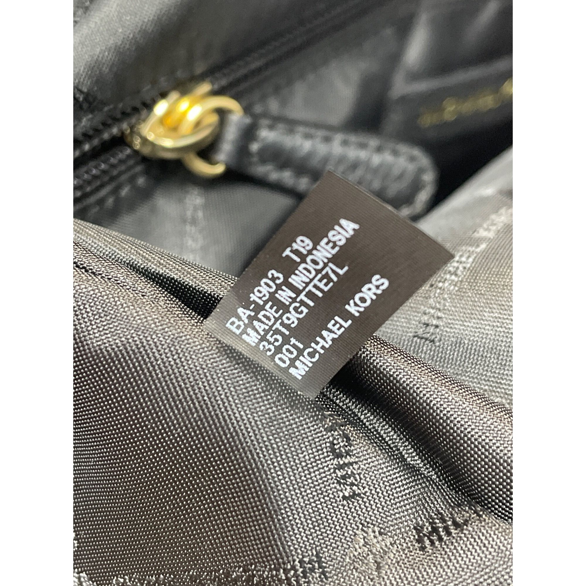 Michael Kors womans Balck Jet Set Large Chain Gold leather S