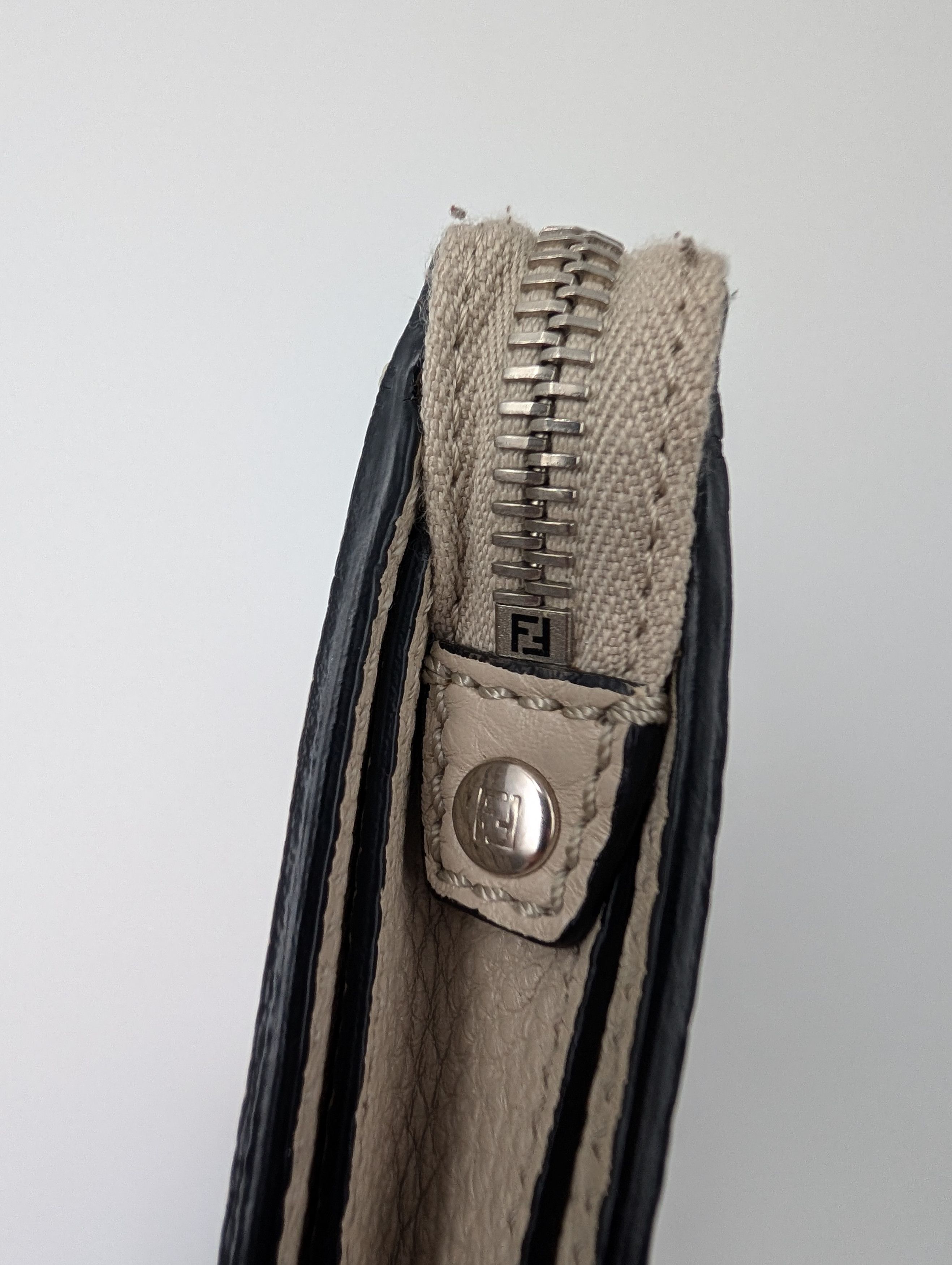 Fendi Fendi Beige Clutch With Pattern Size ONE SIZE - 8 Thumbnail