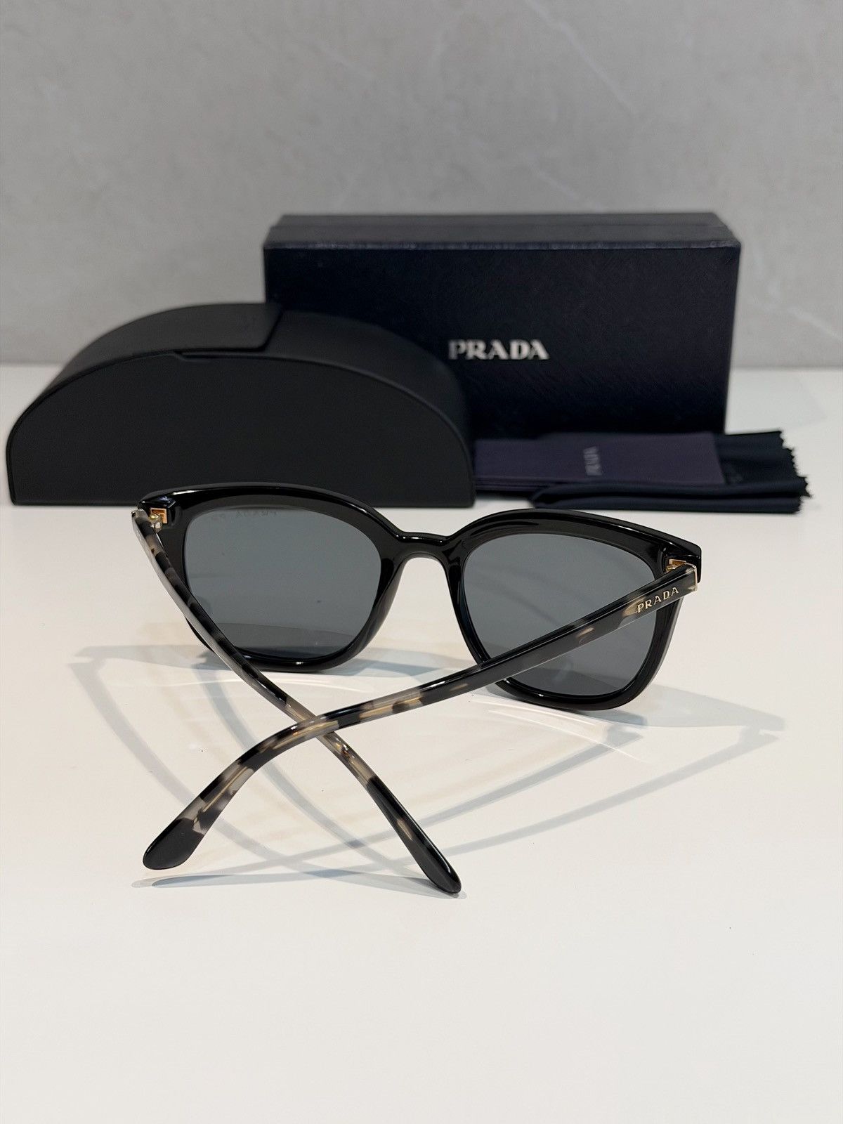 Prada PRADA Logo Polarized Sunglasses SPR03X Runway Black Square Size ONE SIZE - 9 Thumbnail