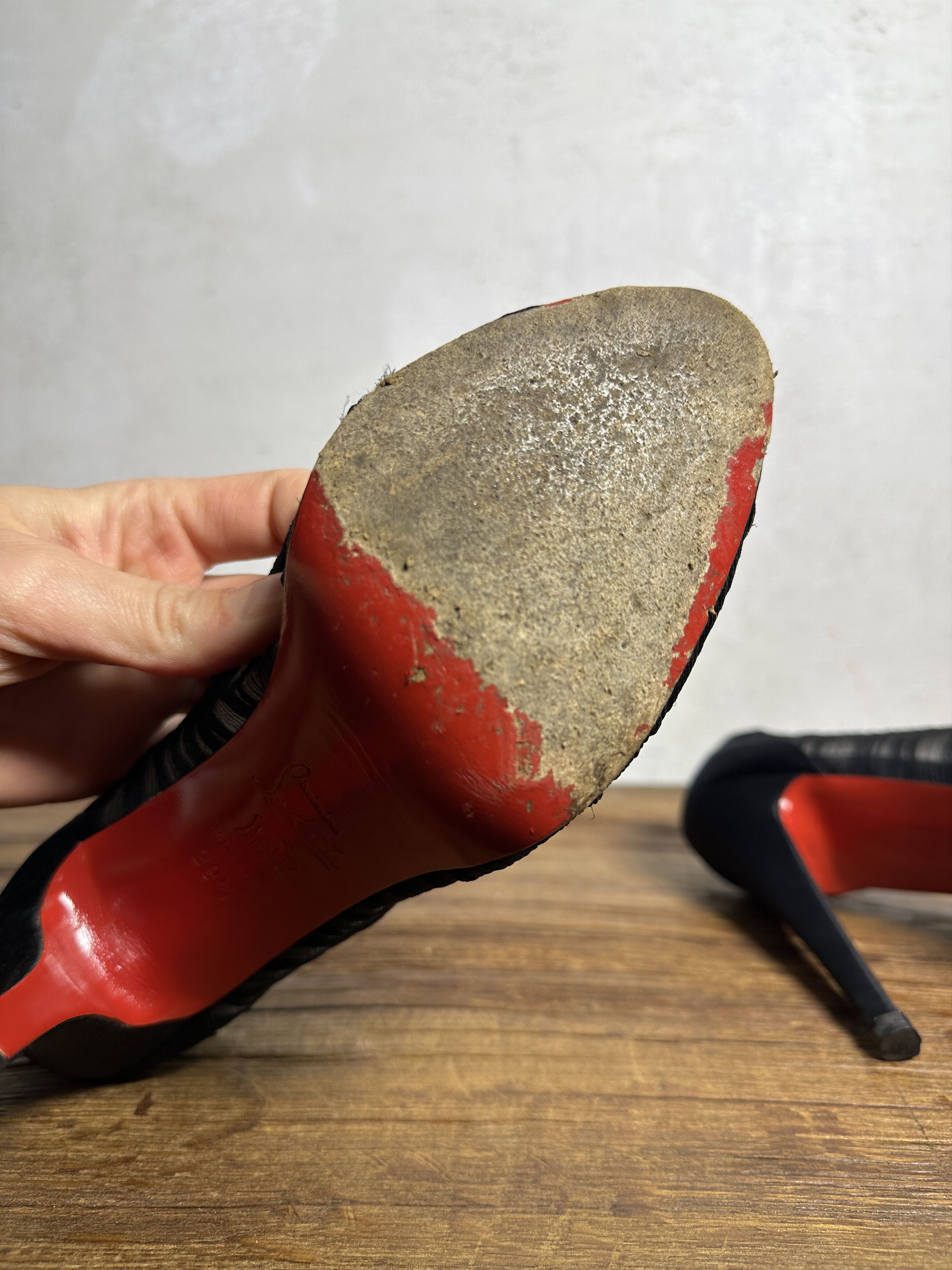 Christian Louboutin Christian Louboutin Crepe Satin Ambrosina Peep Toe Pumps Size US 8.5 / IT 38.5 - 14 Thumbnail
