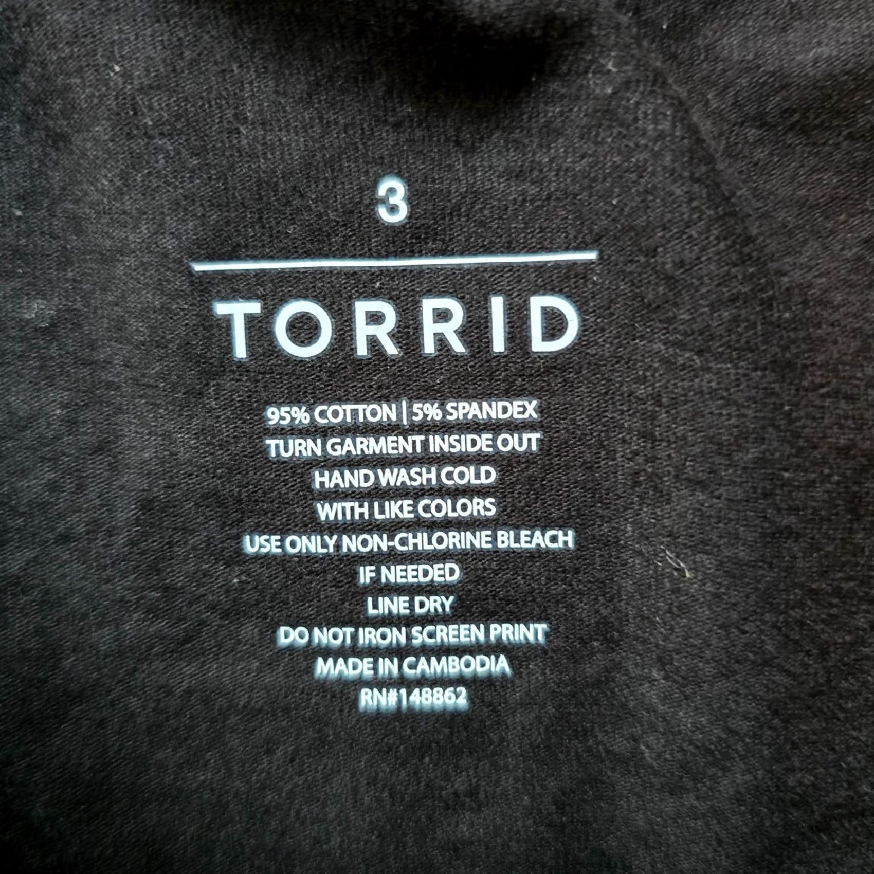 Torrid Torrid Pants Women 3X Black Snakeskin Leggings Cropped Capri Pull On Casual Size 40" / US 18 - 3 Thumbnail