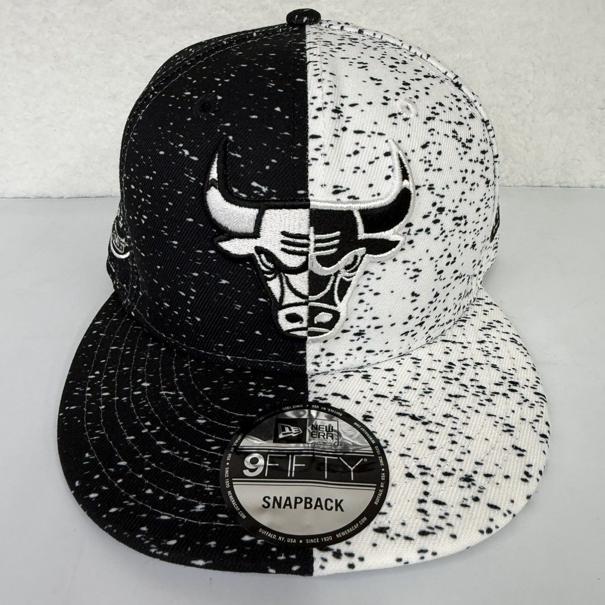 New Era Chicago Bulls New Era Snapback Jordan Retro 6 Oreo w/ Patch Size ONE SIZE - 1 Thumbnail