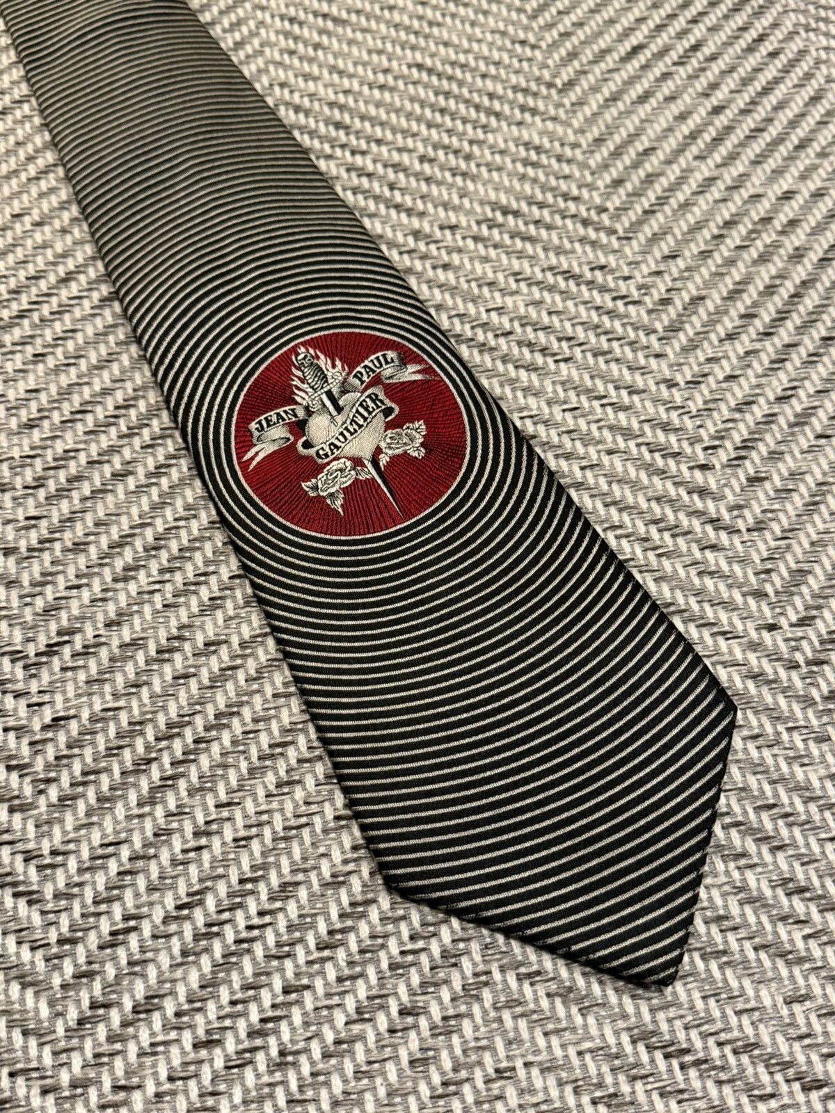 Jean Paul Gaultier Jean Paul Gaultier Tie with Heart and Dagger Emblem Size ONE SIZE - 1 Thumbnail
