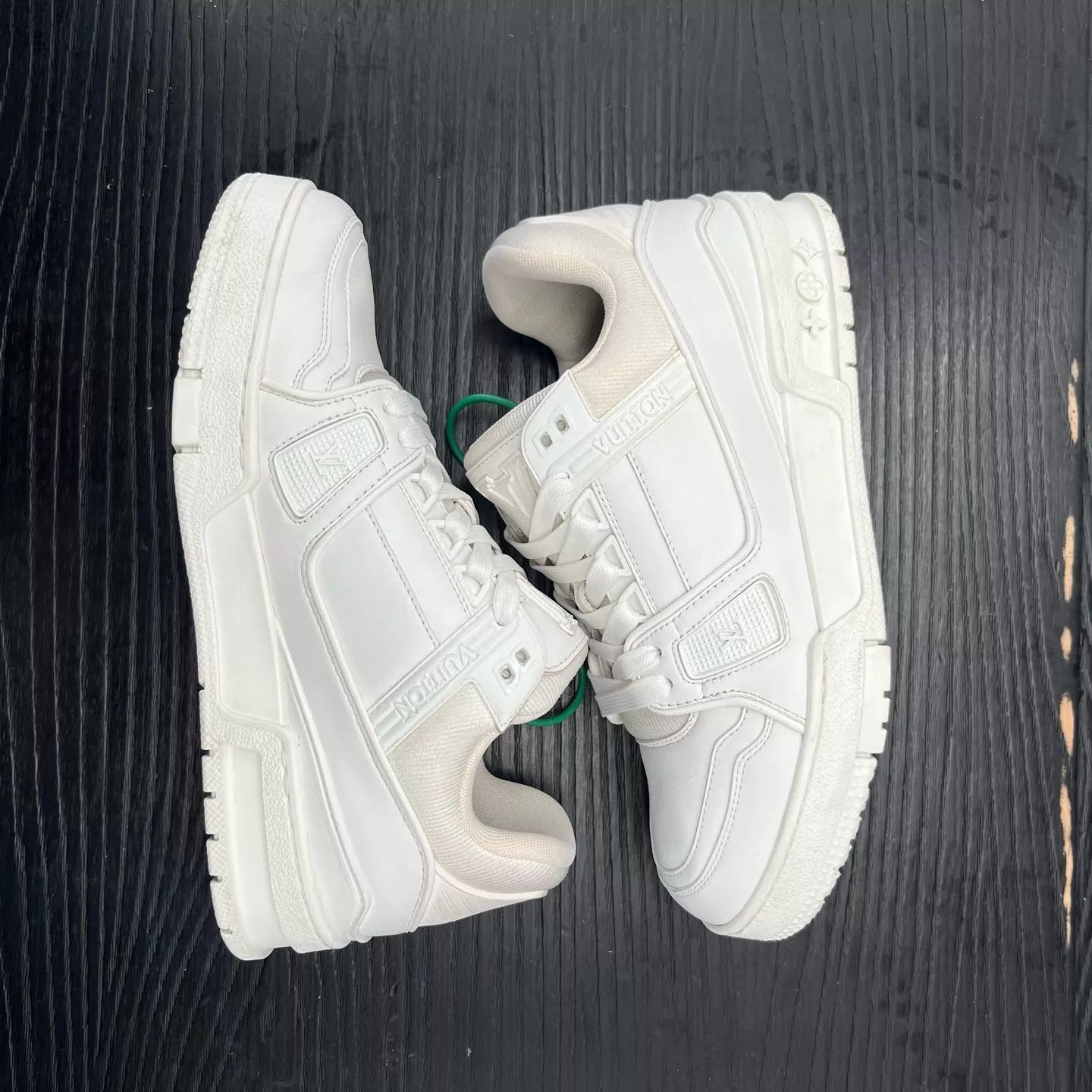 Louis Vuitton LV Trainer White Size 4 (EU 37) Size US 6.5 / IT 36.5 - 3 Thumbnail