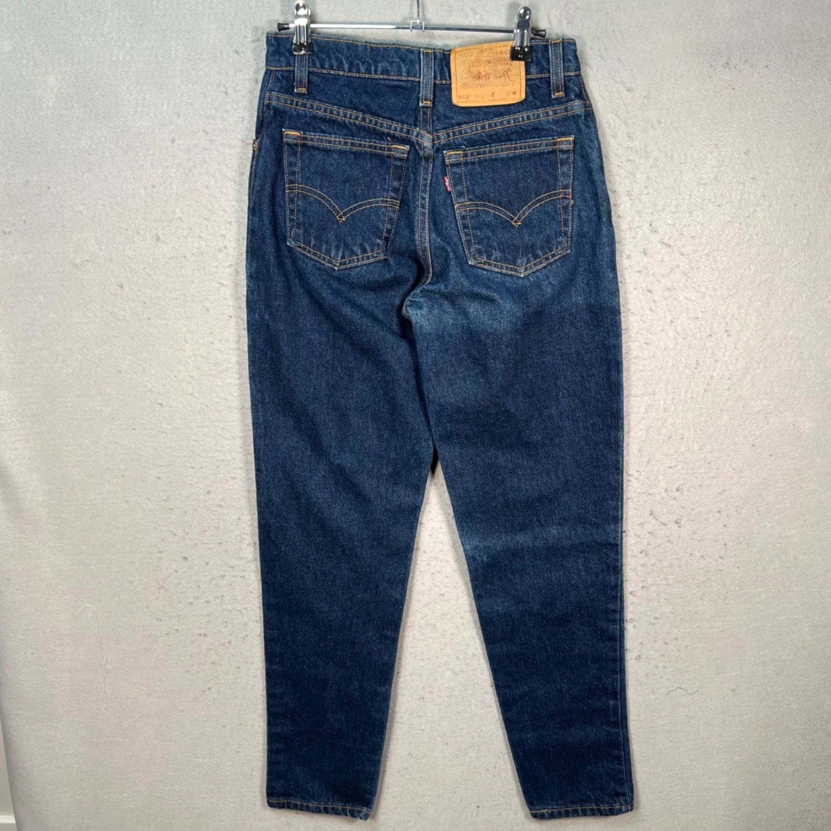 Levi's VINTAGE Levi's 550 Jeans Women 5 Relaxed Medium Blue Denim 90s Pockets 5-Pocket Style Regular Waist 26 Inseam 30 Inseam Size 27" / US 4 / IT 40 - 2 Thumbnail