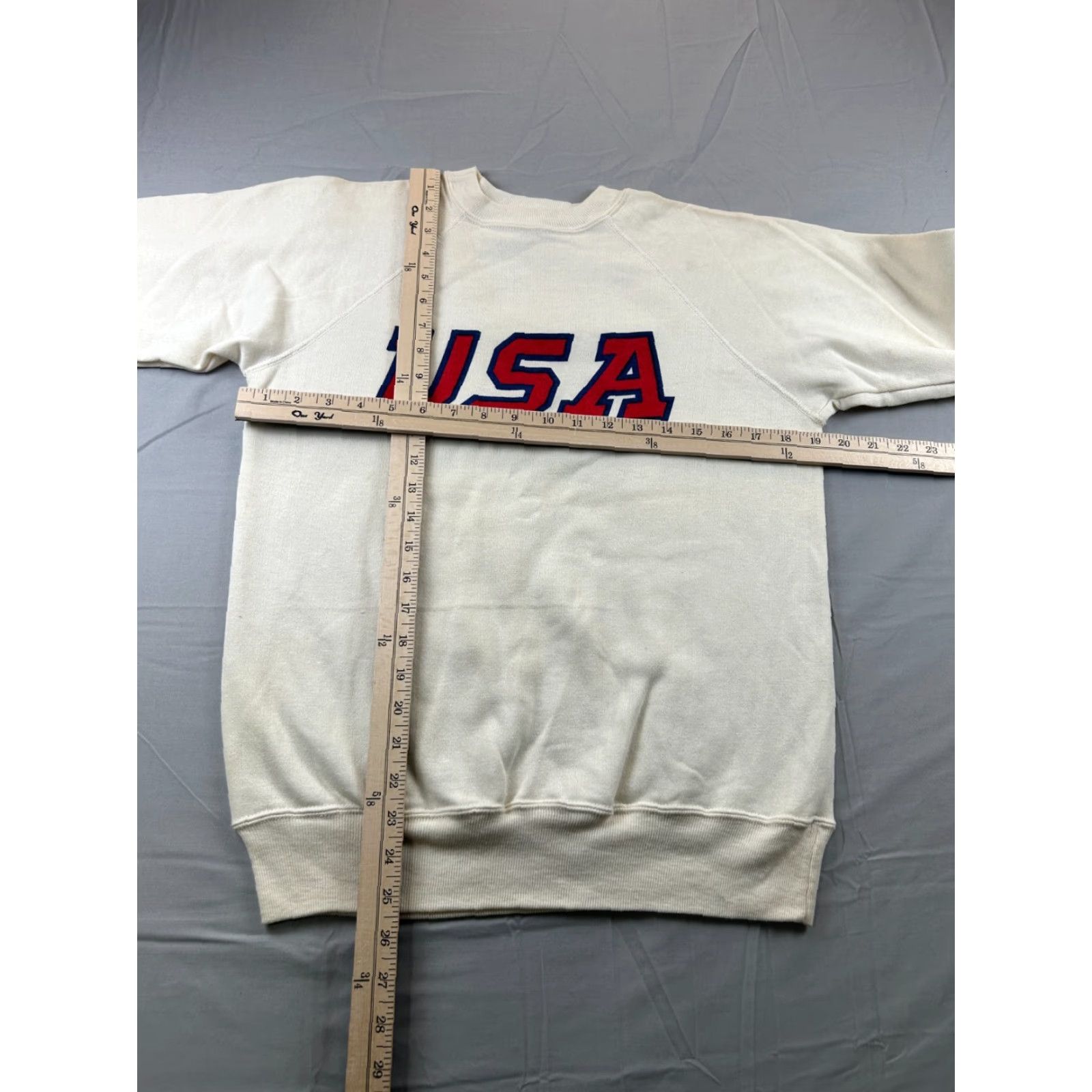 Champion VINTAGE Champion Sweatshirt Mens M Cream USA Crewneck 80s USA Deadstock Short Description: 90s Size US M / EU 48-50 / 2 - 3 Thumbnail