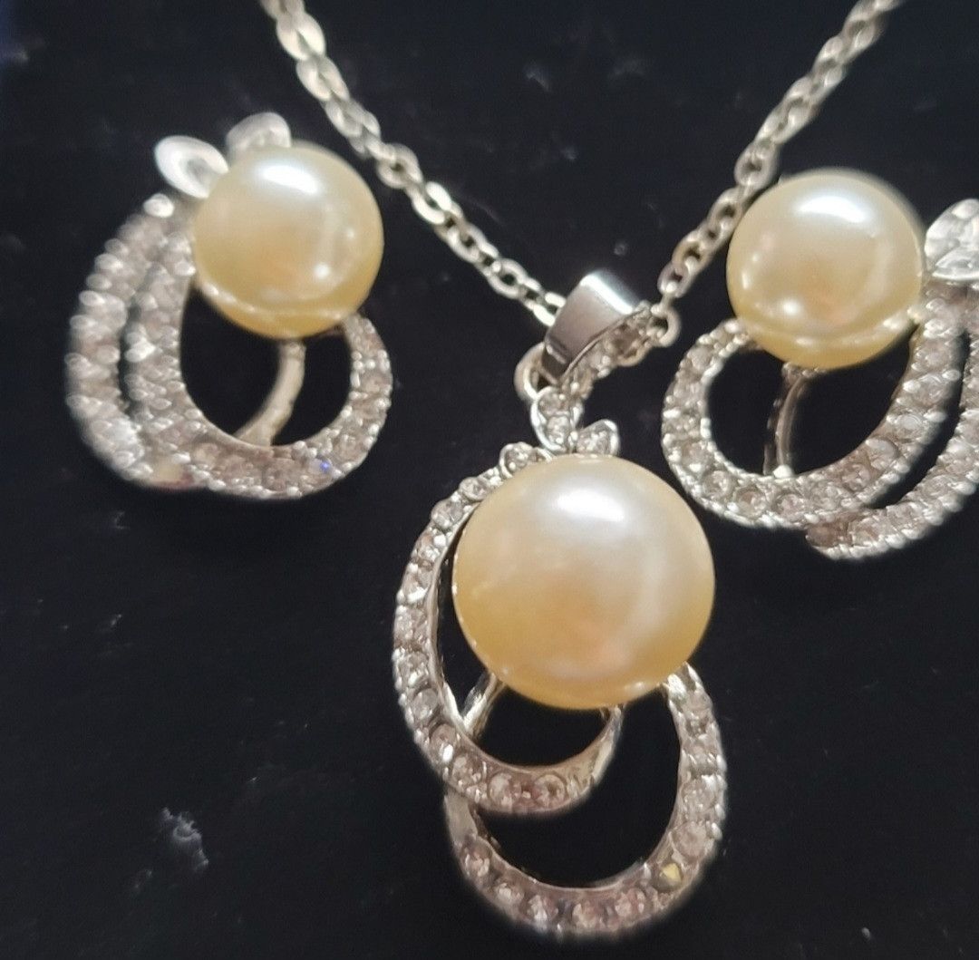 Other New Faux Pearl Simulated Diamond Earring & Necklace Set 7.5 Size ONE SIZE - 2 Thumbnail