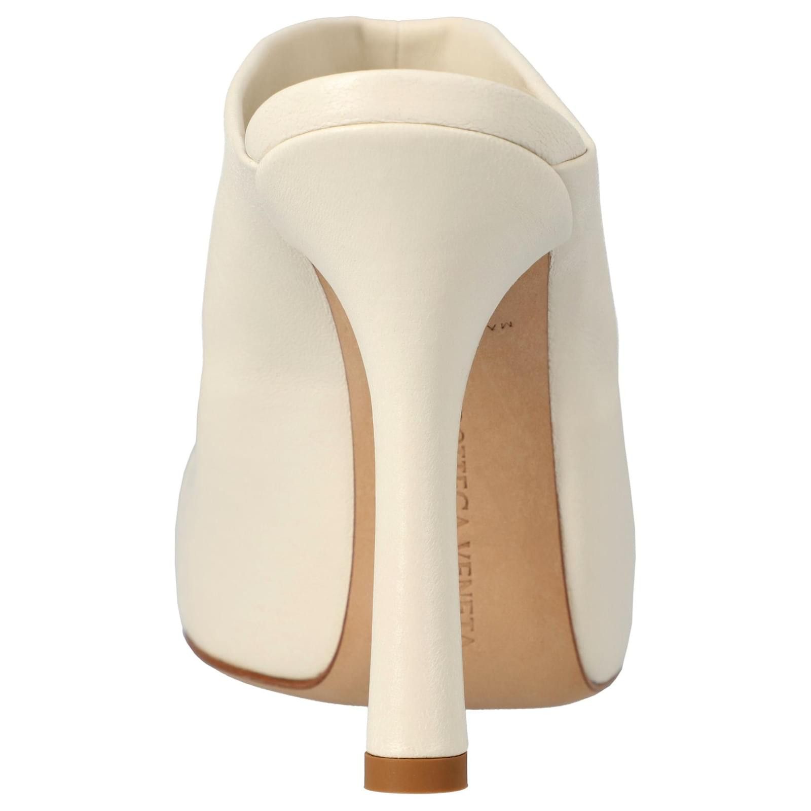 Bottega Veneta o1y0725 Spool Heel Mules in Ivory Size US 5.5 / IT 35.5 - 3 Thumbnail
