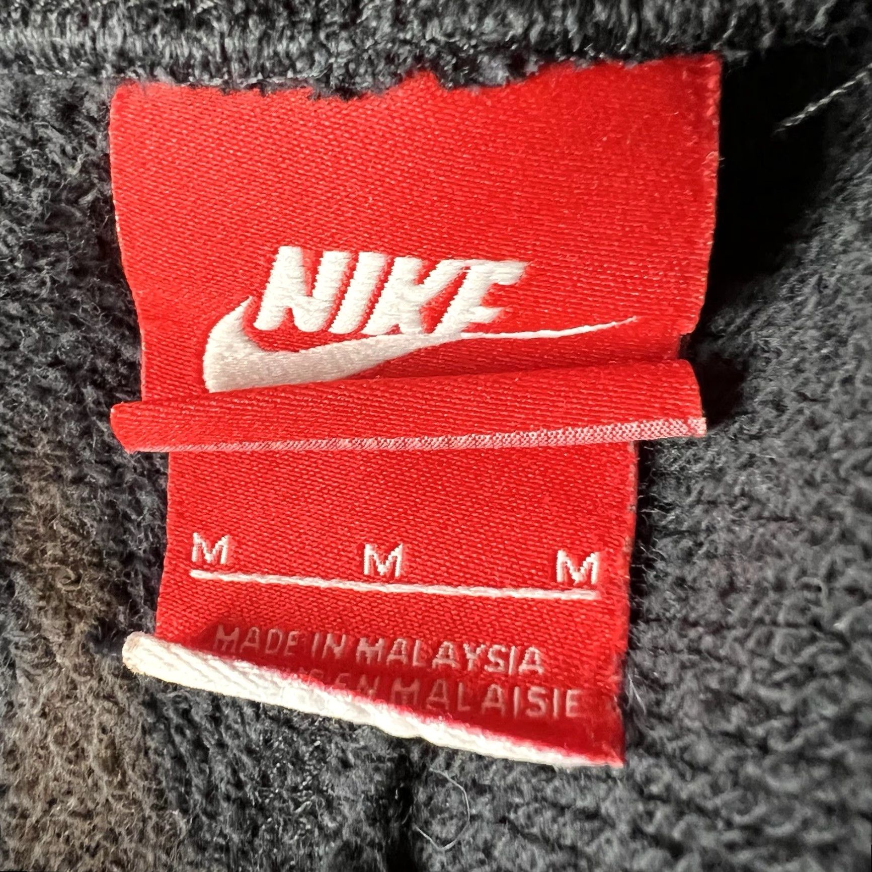 Nike Nike AW77 Cuff Fleece Tapered Joggers Sweatpants Men's M Black Nike Pants Jogger Athletic Regular Sl Inseam See Images Distressed Swoosh Logo Size US 31 - 4 Thumbnail