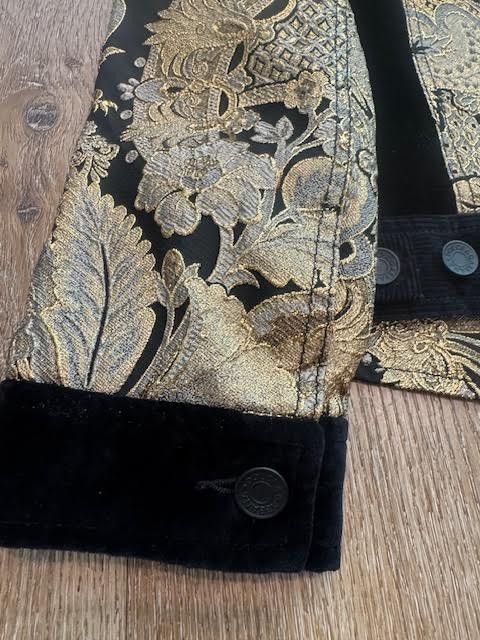 Dolce & Gabbana Dolce & Gabanna Embellished jacket Size US M / EU 48-50 / 2 - 9 Thumbnail