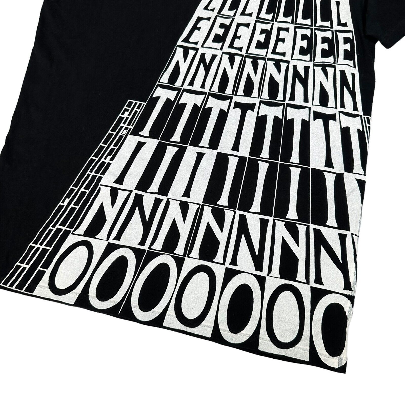 Valentino Valentino Size L T-shirt Black Skyscraper Graphic Logo Tee Size US L / EU 52-54 / 3 - 10 Thumbnail