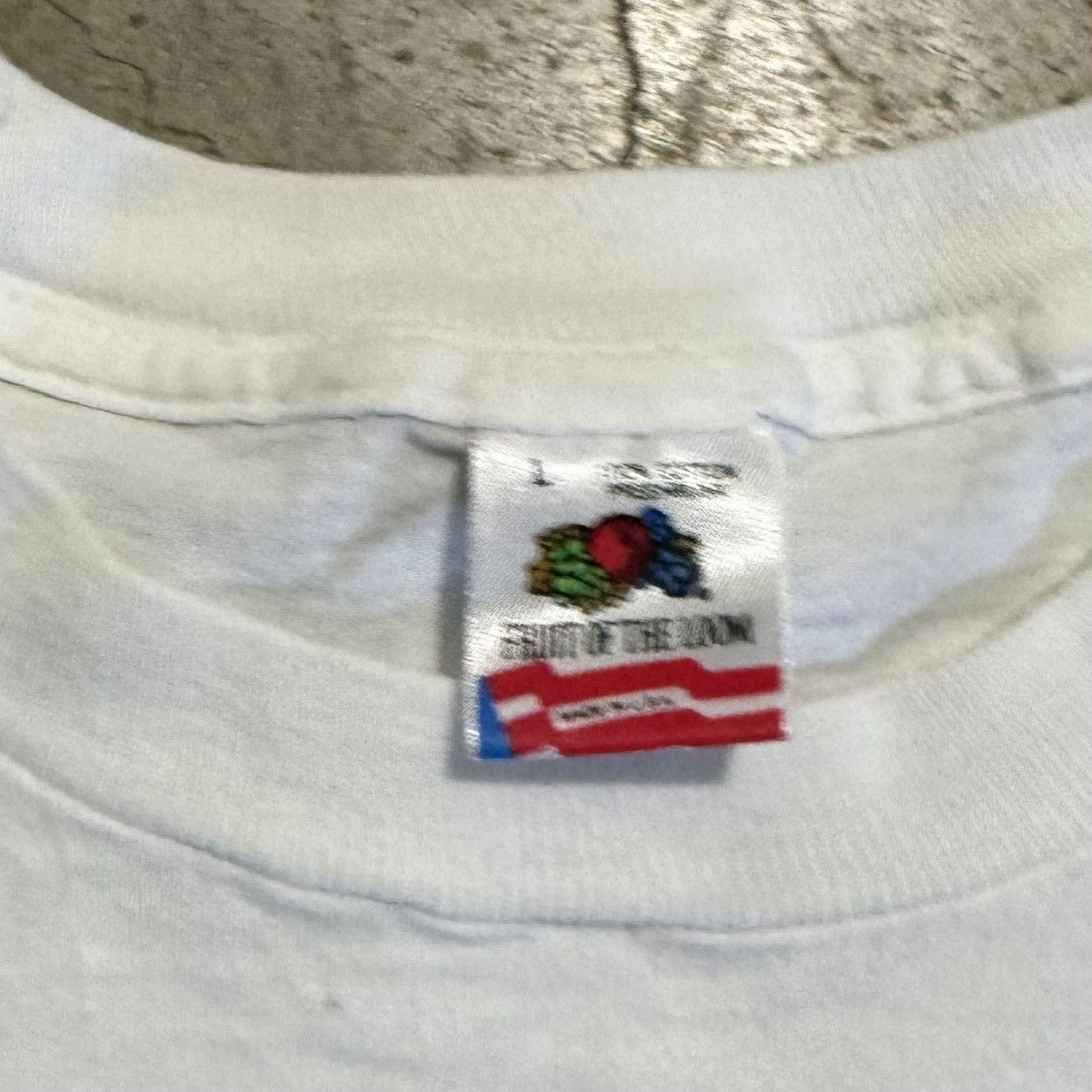 Vintage VINTAGE 1990 BERLIN WALL TEE! Size US L / EU 52-54 / 3 - 4 Thumbnail