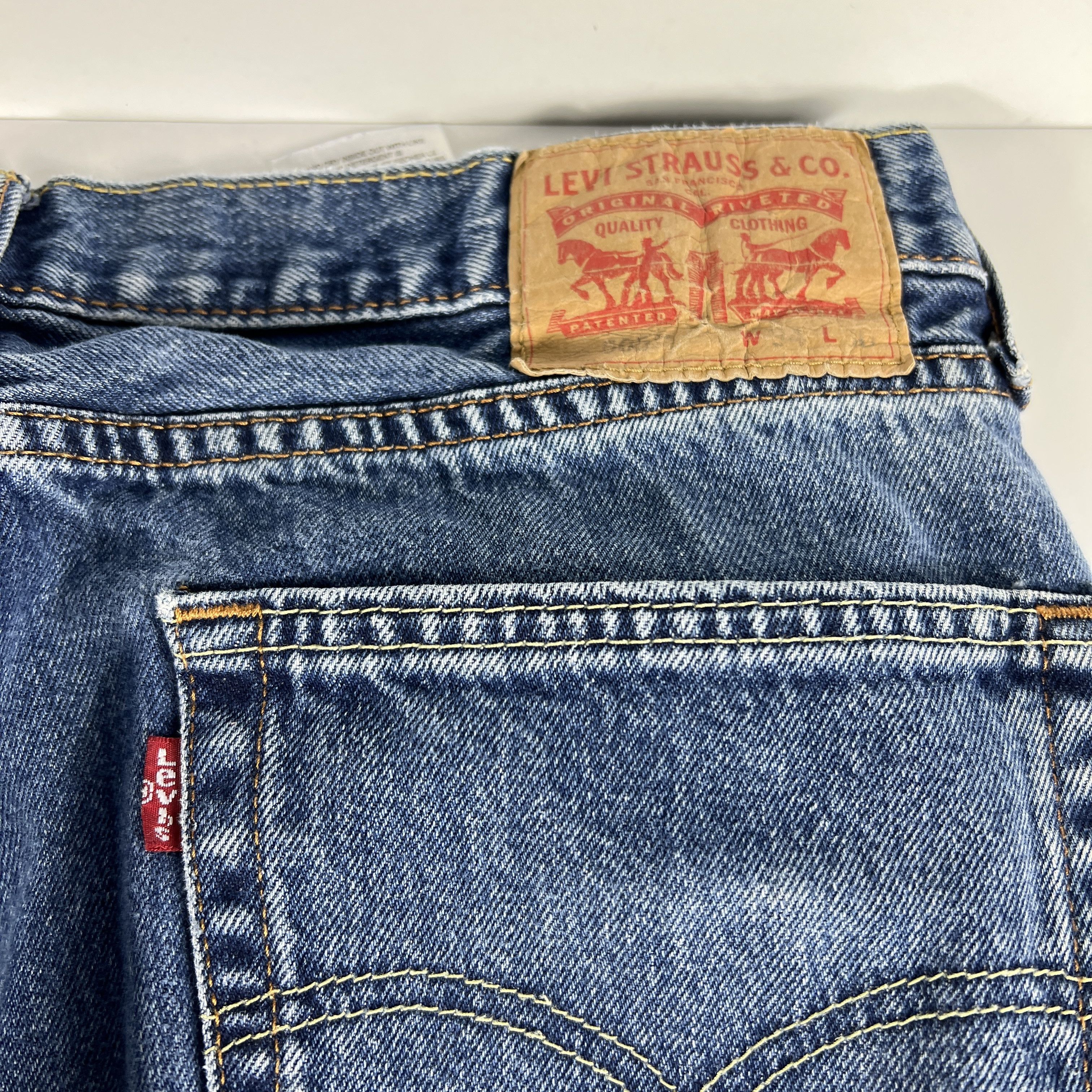 Levi's Levi's Jeans 505 Straight Leg Blue Faded Cotton Denim Size US 34 / EU 50 - 14 Thumbnail
