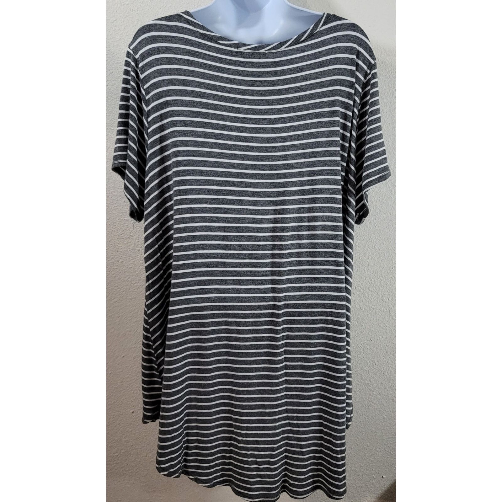 Other Maurices Gray White Striped Hi Low Top 1 18 20 Plus Stretchy Size XXL / US 16-18 / IT 52-54 - 3 Thumbnail