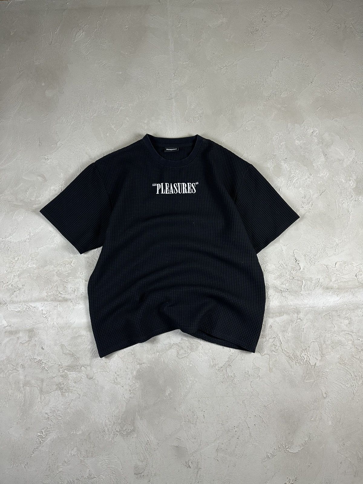 Pleasures Vintage Pleasures Logo T-shirt Size US XL / EU 56 / 4 - 1 Thumbnail