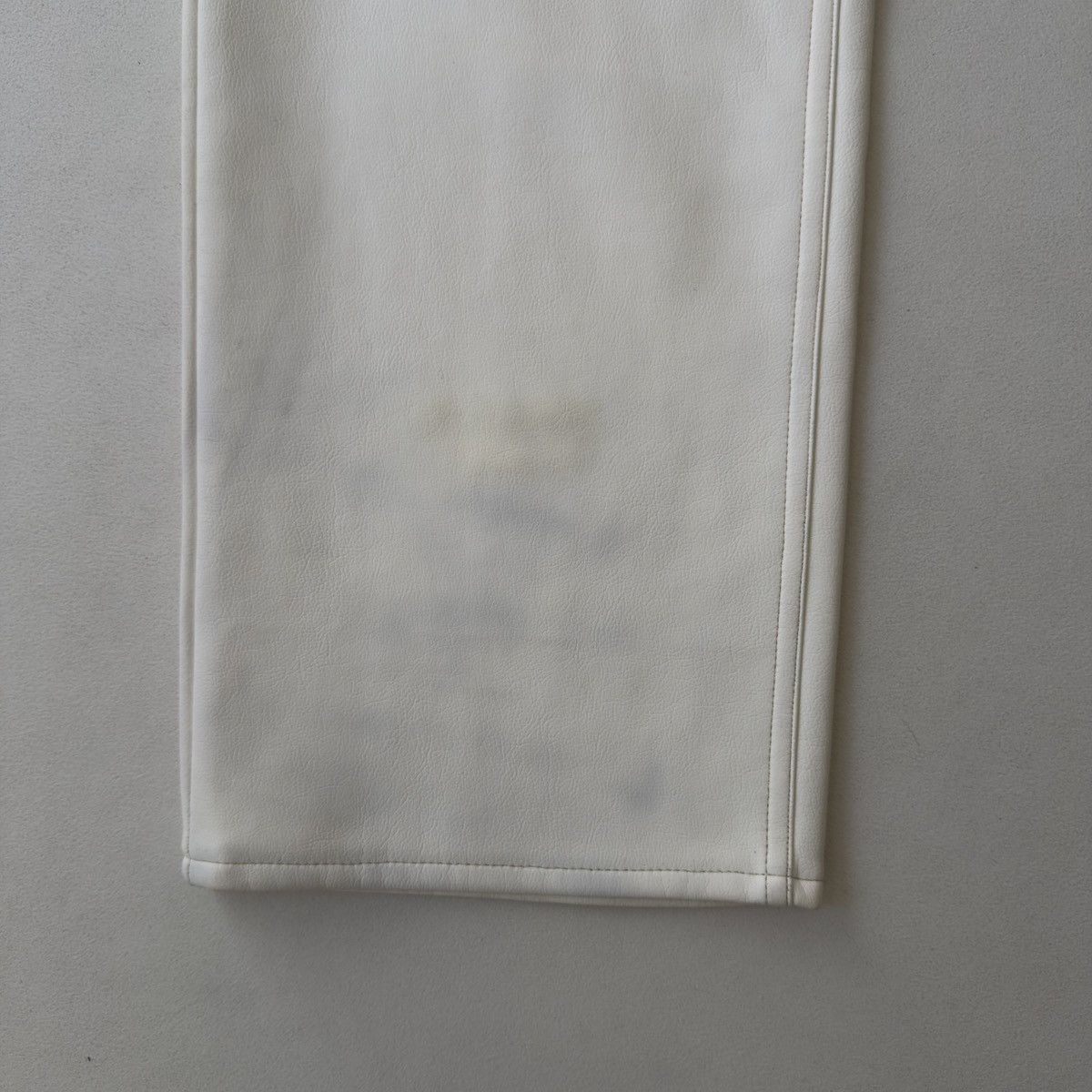 Helmut Lang 1980s Sample White Vegan Leather Pants Size US 30 / EU 46 - 11 Thumbnail