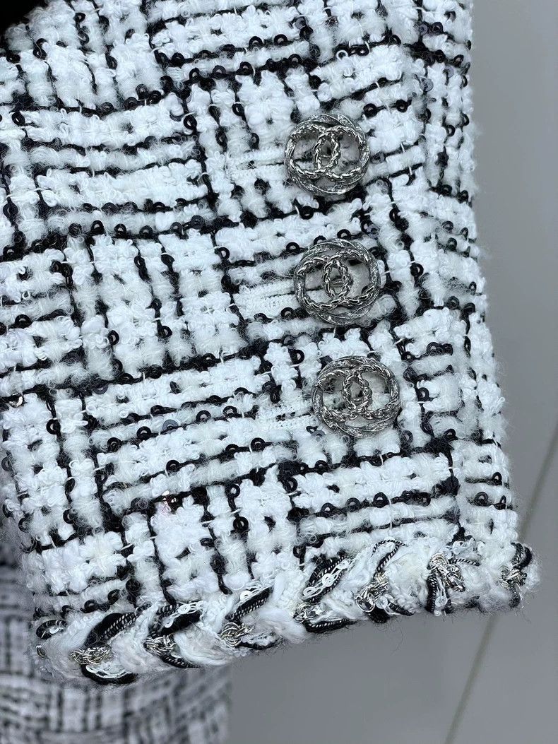Chanel Chanel Sequined Tweed Jacket For Sale -2505 Size US S / EU 44-46 / 1 - 3 Thumbnail