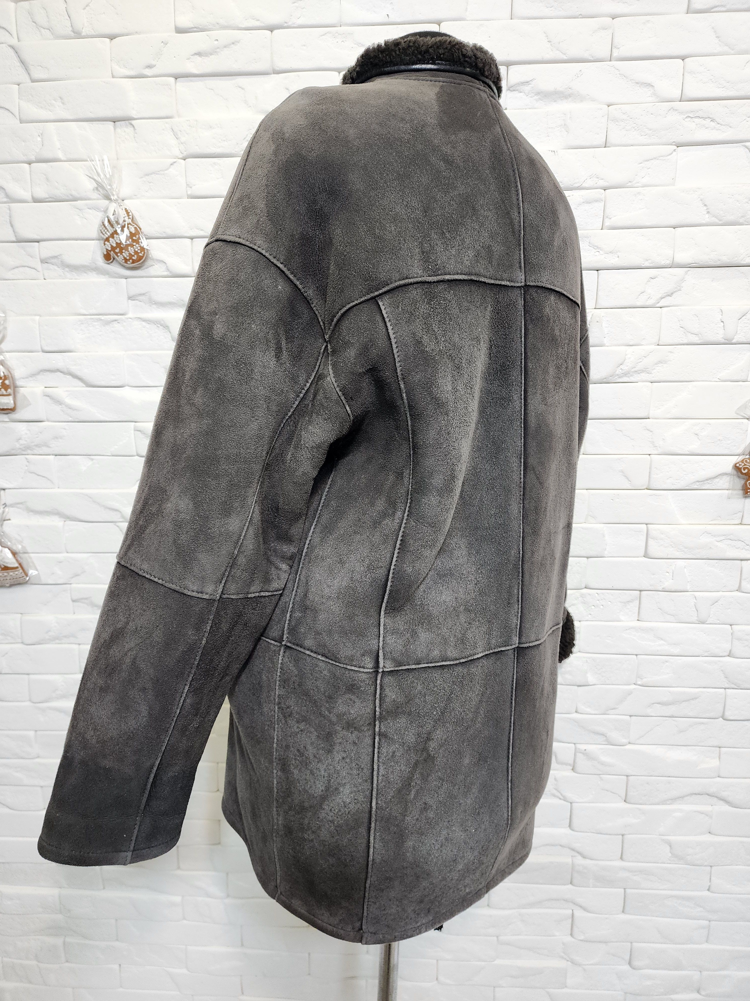 Uniqlo Men's Gray Sheepskin Coat: Genuine Fur, Zippered Size US L / EU 52-54 / 3 - 5 Thumbnail