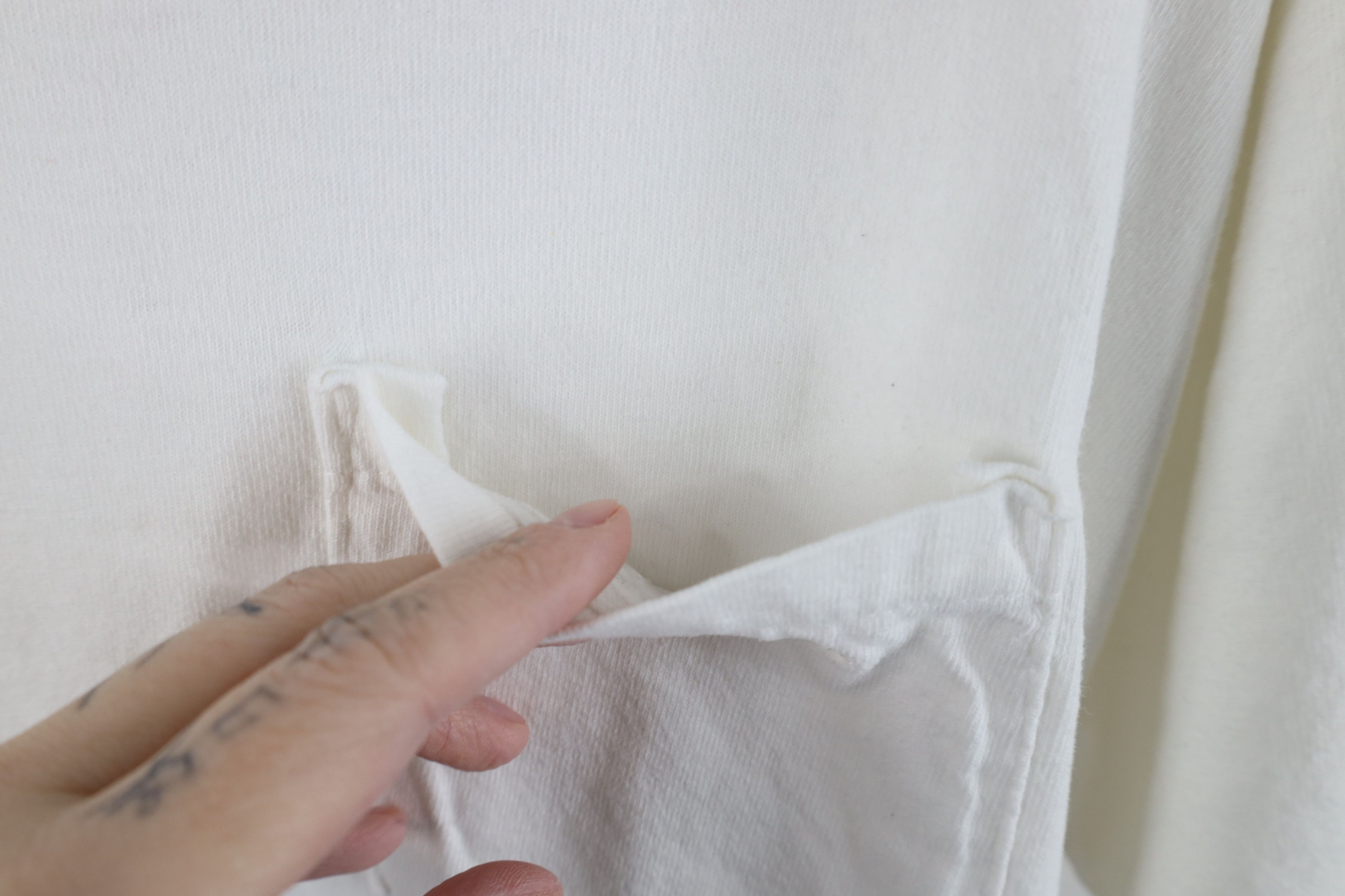 Columbia × Vintage Vintage 90s Columbia Heavyweight Cotton T-Shirt White USA Size US L / EU 52-54 / 3 - 5 Thumbnail
