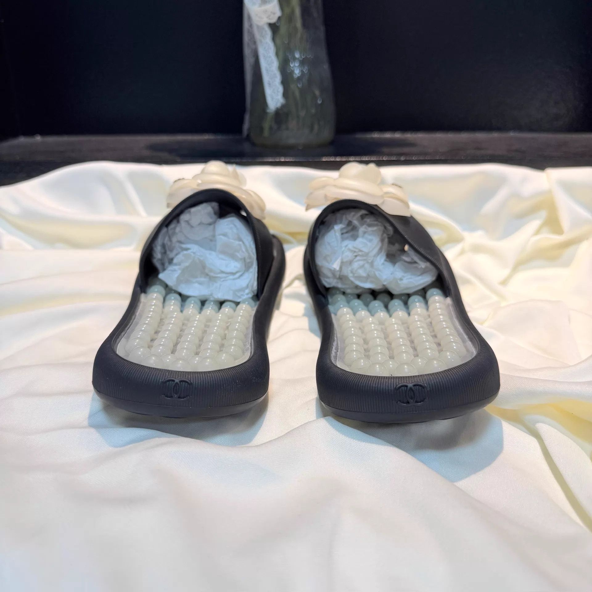 Chanel CHANEL Black & White Gold CC Slippers 38 New Size US 7.5 / IT 37.5 - 3 Thumbnail