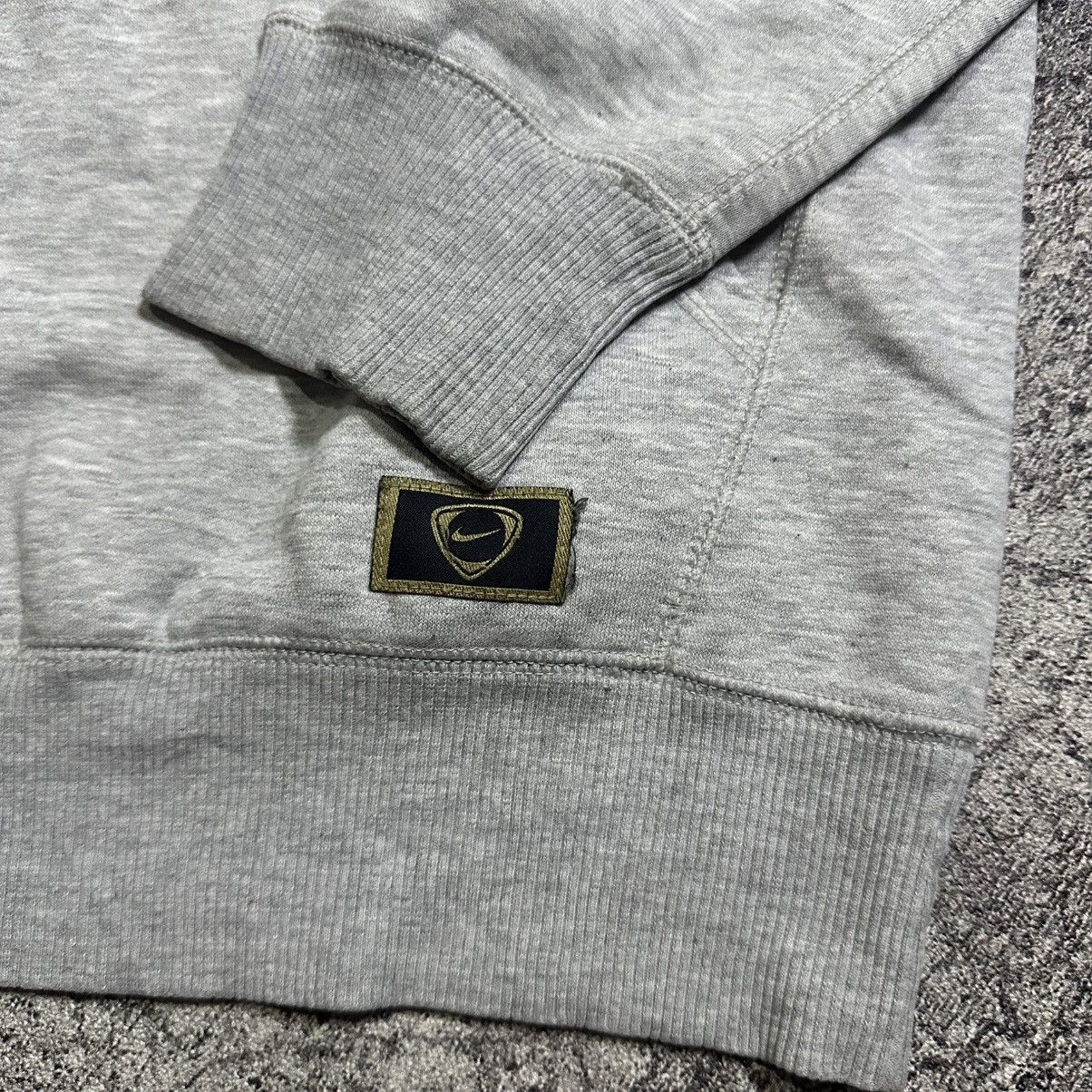 Nike VINTAGE HOODIE JUVENTUS BY NIKE CENTER 00s Size US M / EU 48-50 / 2 - 4 Thumbnail