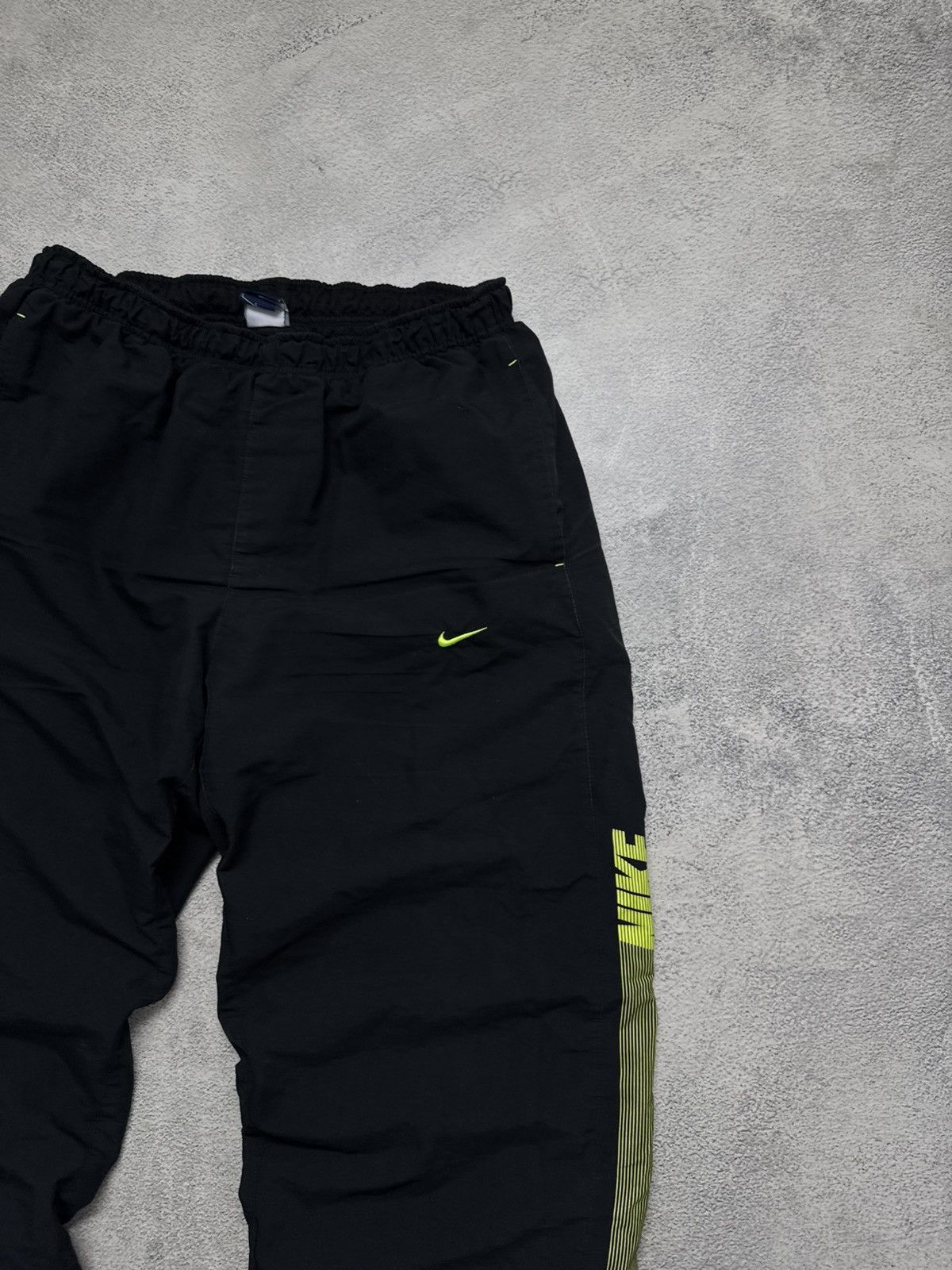 Nike Vintage Y2K Nike Nylon Pants 00’s Size US 34 / EU 50 - 4 Thumbnail
