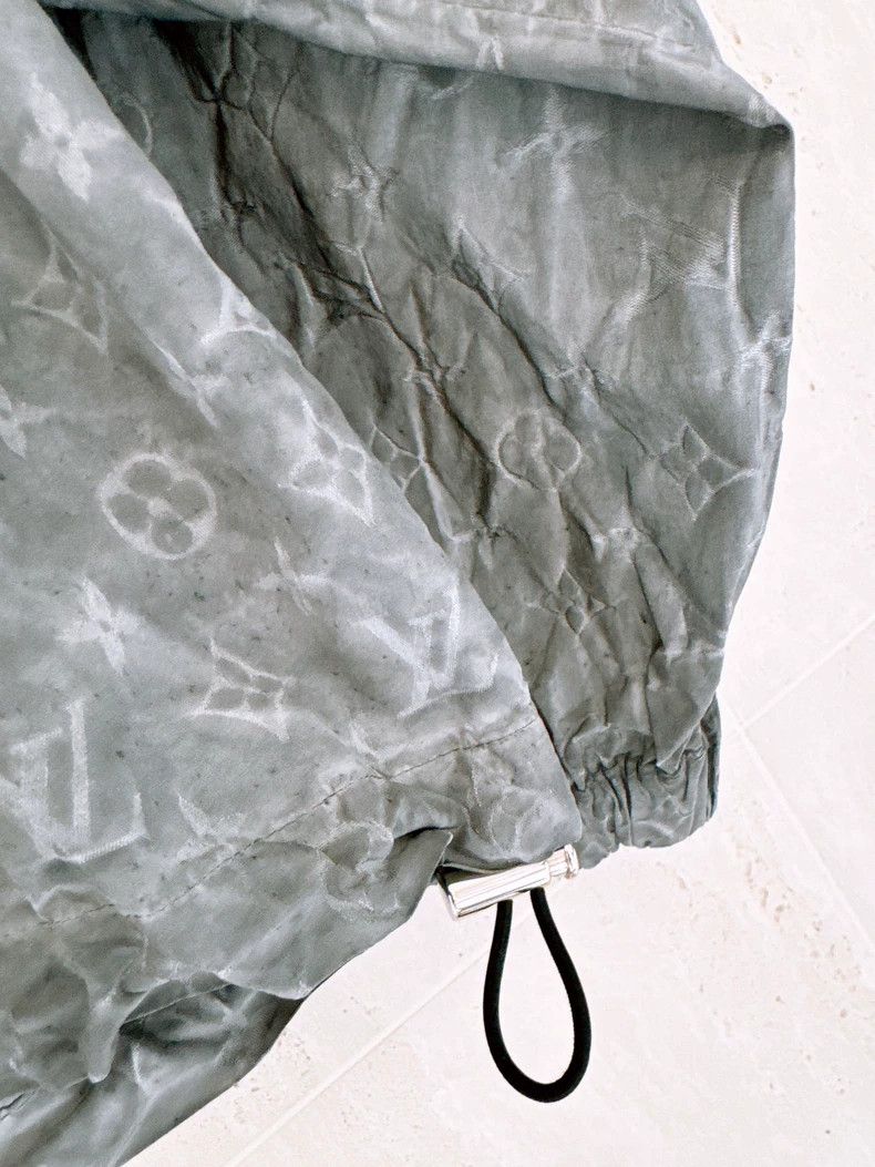 Louis Vuitton Louis Vuitton Grey full logo trench coat 2503-Nextarrow Size XXS / US 00 / IT 34 - 9 Thumbnail
