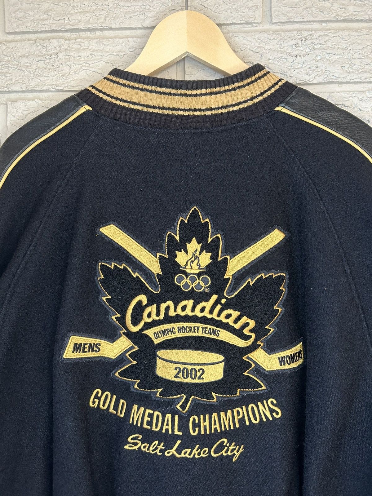 Roots Vintage Roots Team Canada Olympic Wool Leather Bomber Jacket Size US XL / EU 56 / 4 - 5 Thumbnail