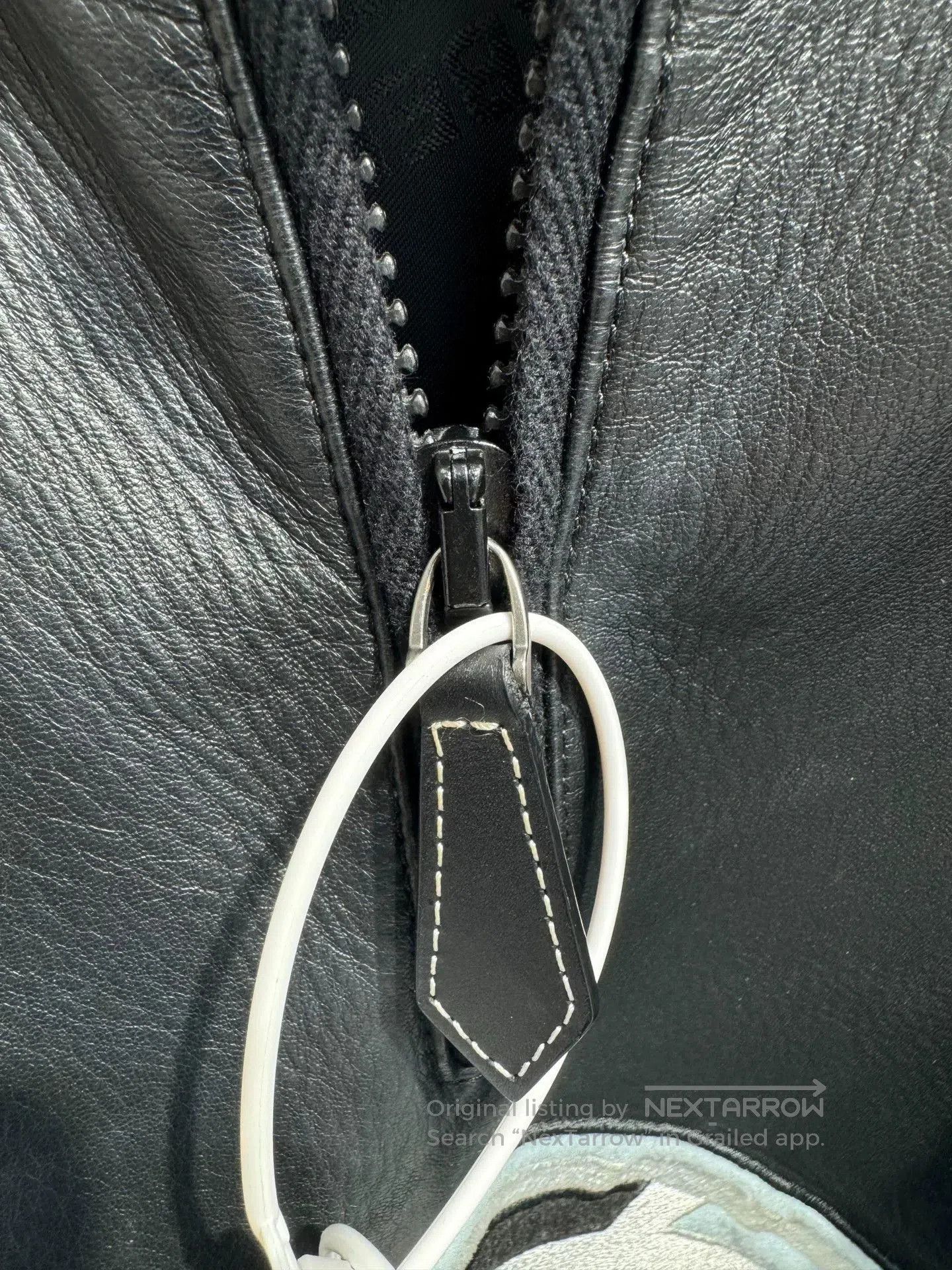 Burberry Burberry Leather Patch Logo Half. Size US S / EU 44-46 / 1 - 6 Thumbnail
