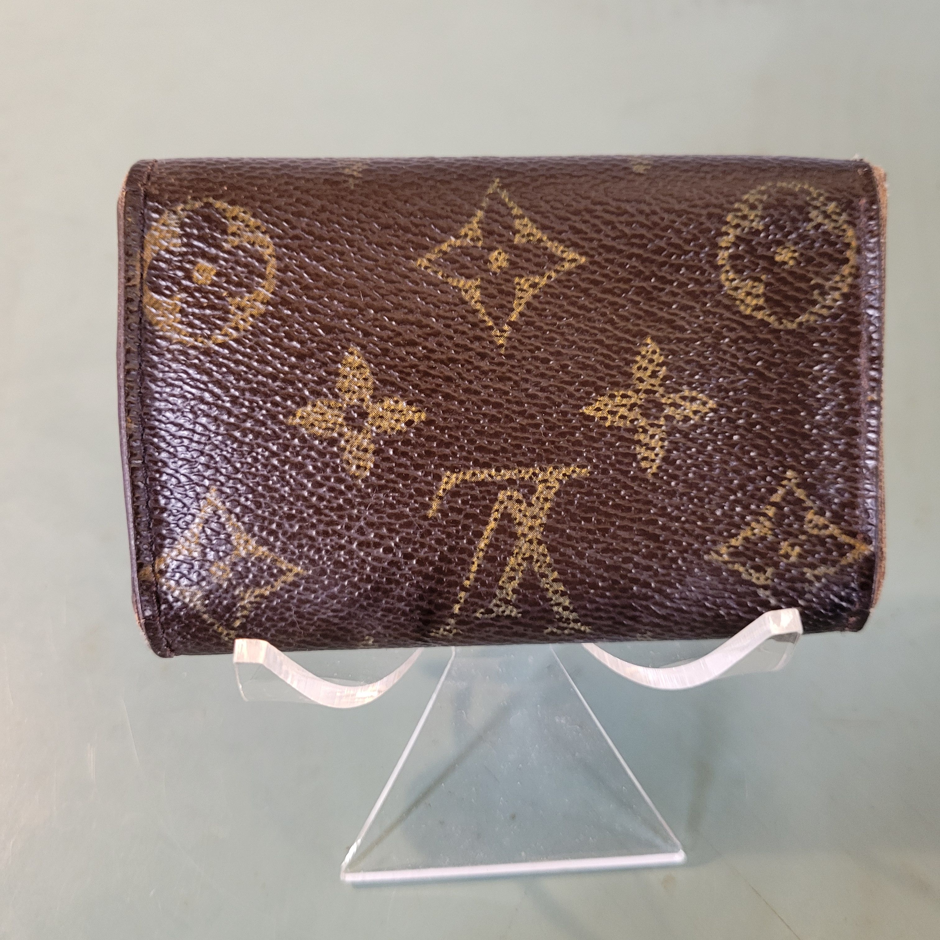 Louis Vuitton Louis Vuitton LV Monogram 6 Key Key Case Key Holder Size ONE SIZE - 5 Thumbnail