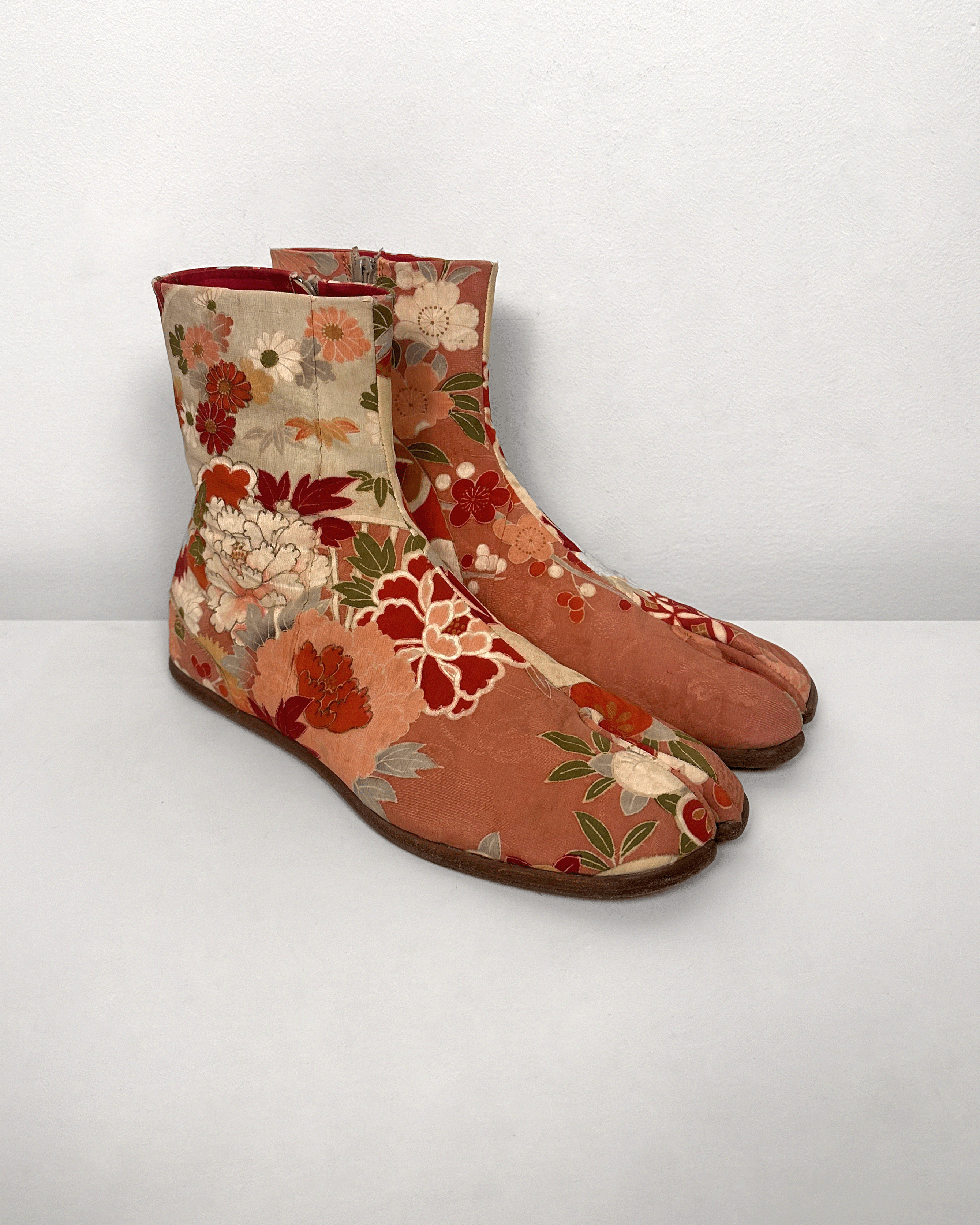 Maison Margiela Maison Margiela Floral Embroidered Jaccquard Tabi Boots Size US 12.5 / EU 45-46 - 1 Thumbnail