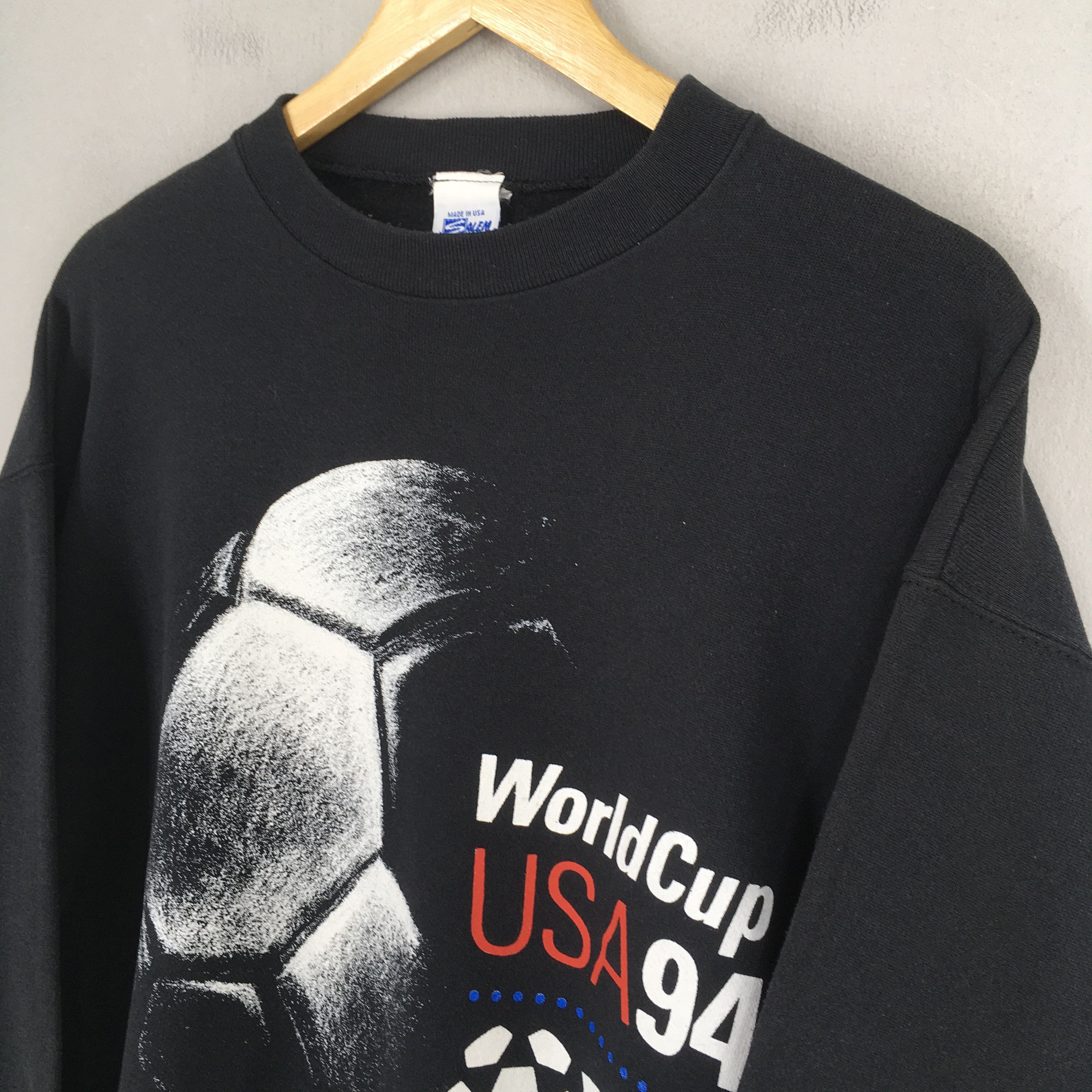 Salem Sportswear Vintage 90s FIFA World Cup USA Sweatshirt Large Size US L / EU 52-54 / 3 - 3 Thumbnail
