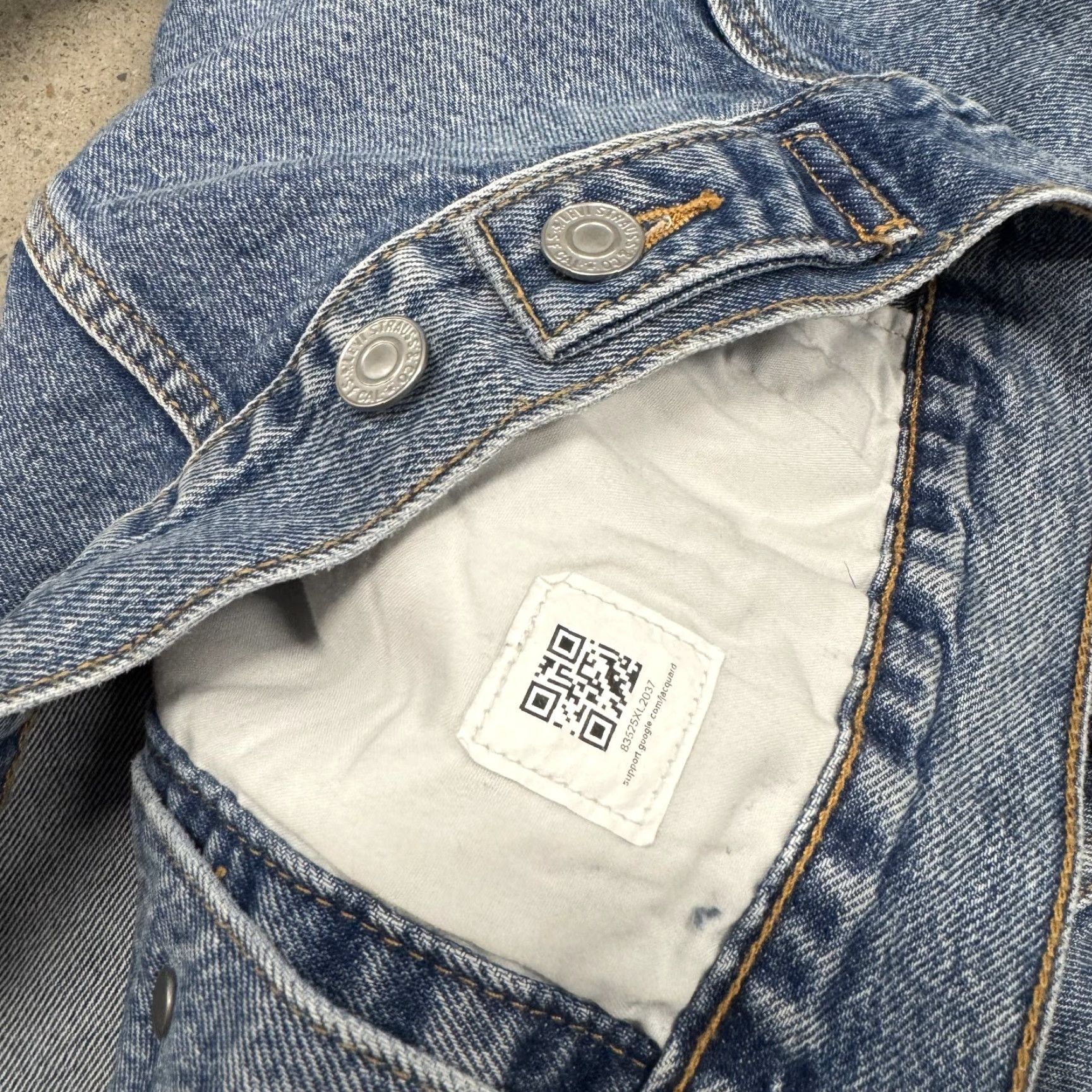 Levi's Levi's Denim Trucker Jacket Womens XL Blue Big E Google Jacquard Collaboration Jacket Size XL / US 12-14 / IT 48-50 - 5 Thumbnail