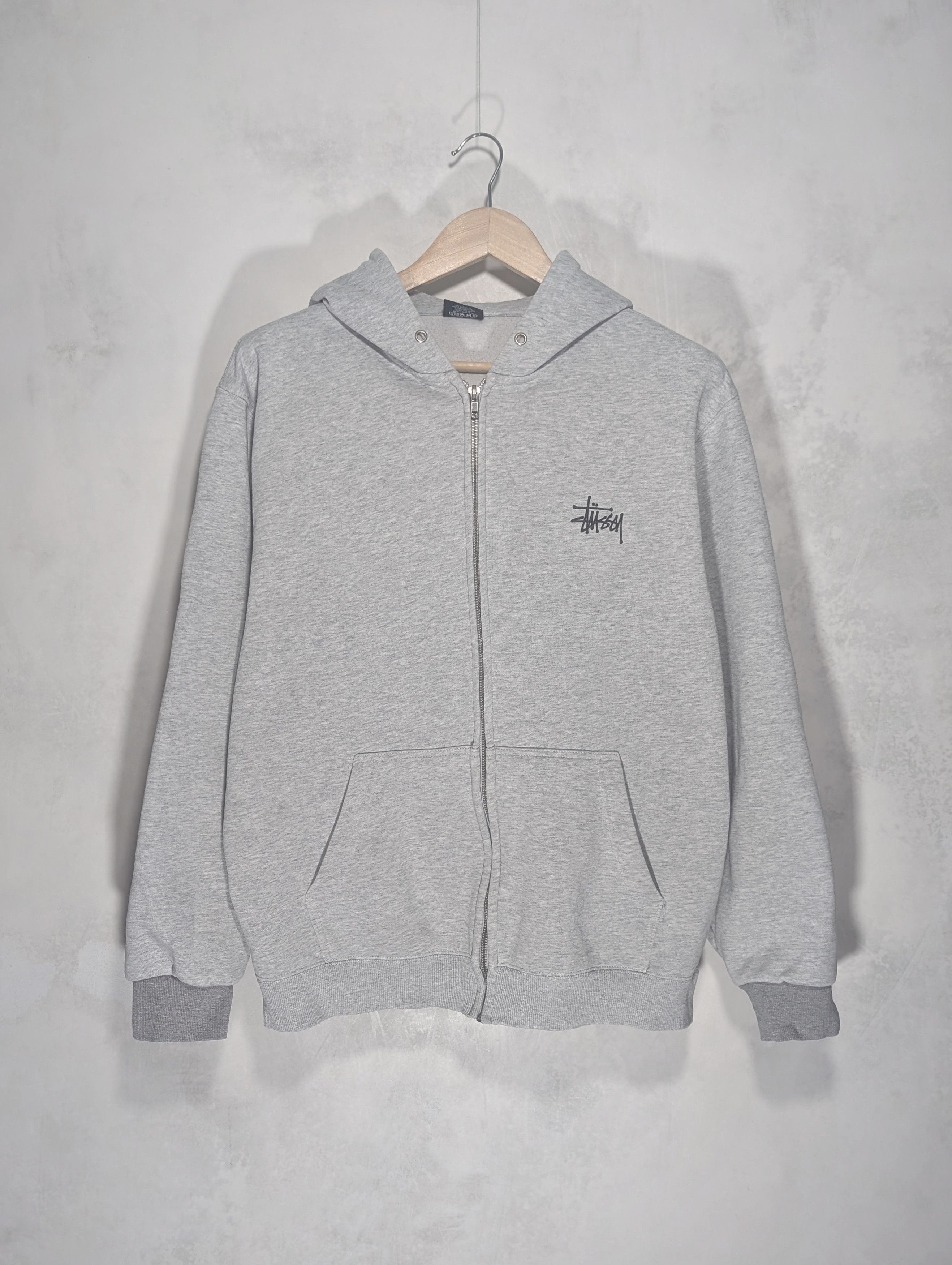 Stussy osakaロゴ ジップアップパーカー Streetwear × Stussy Black Stussy Osaka Zip Up Hoodie | Grailed