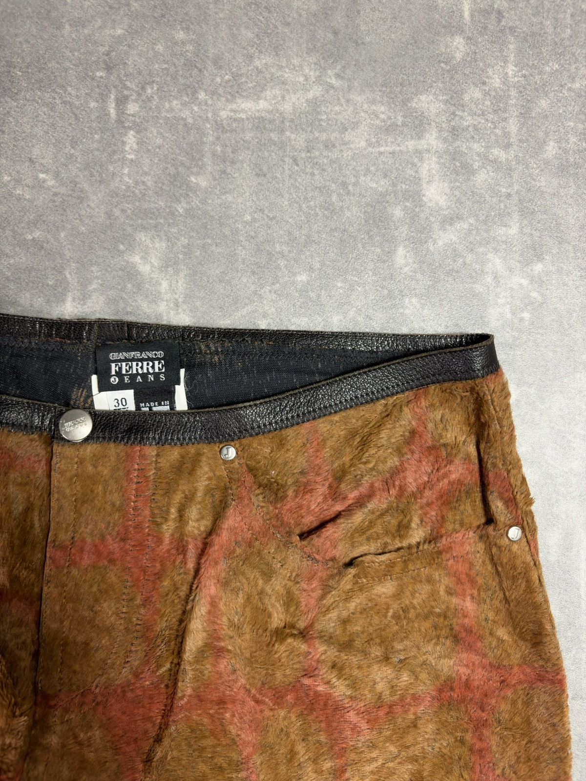 Gianfranco Ferre 00s Gianfranco Ferre Jeans Fur 3D Trompe L’oeill Print 30 44 Size US 28 / EU 44 - 7 Thumbnail