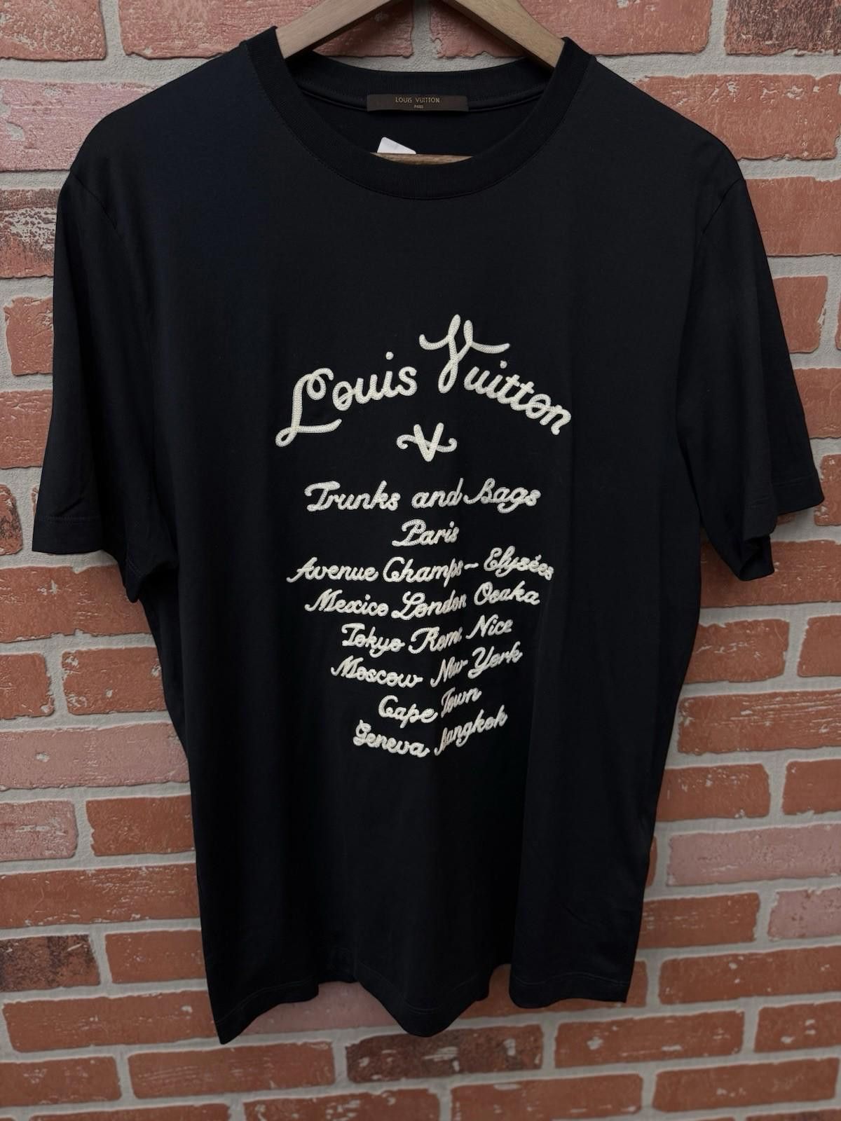 Louis Vuitton LOUIS VUITTON T-Shirt LV Tee Cotton Black Men’s Size Large Size US L / EU 52-54 / 3 - 1 Thumbnail
