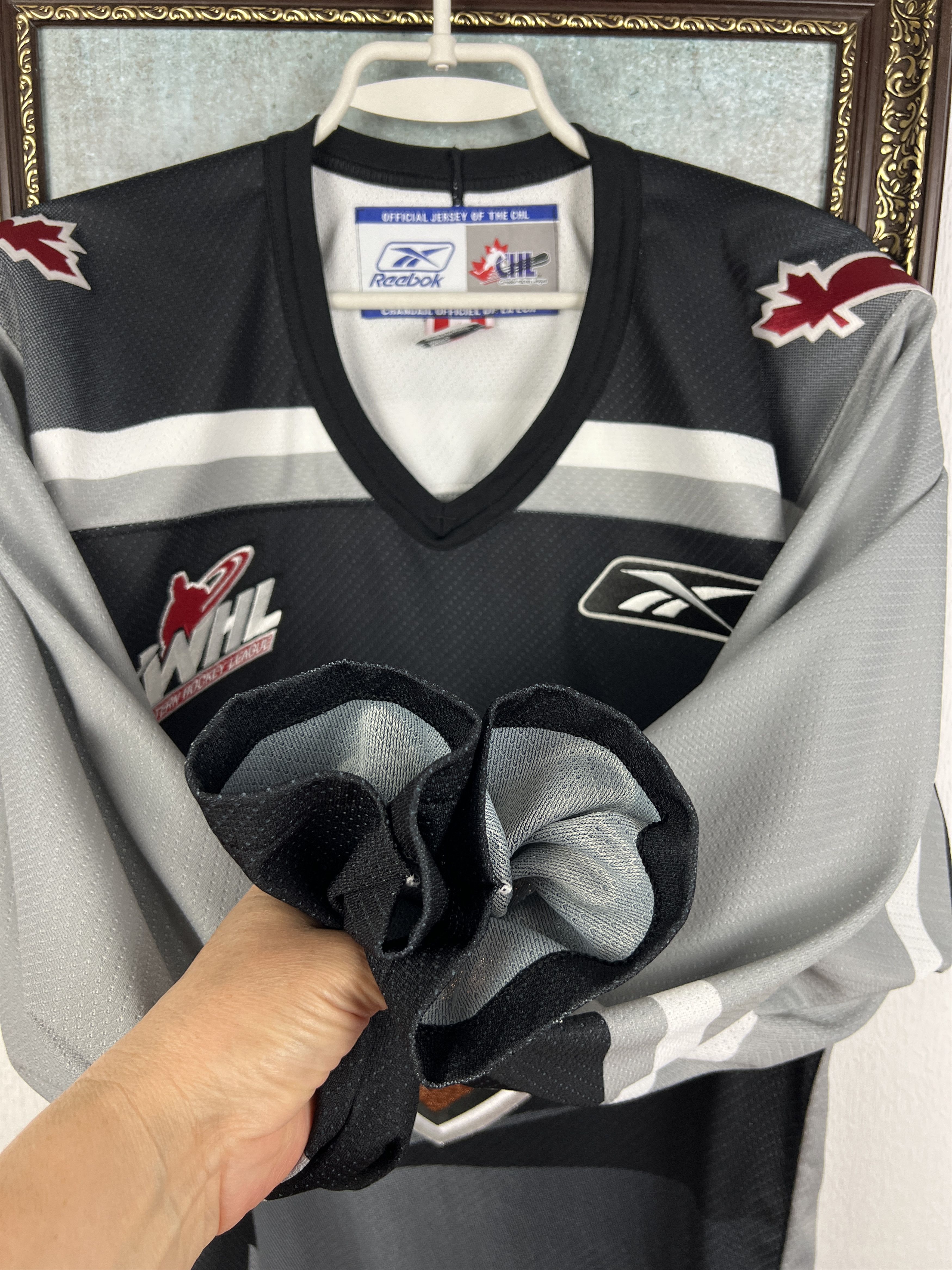 Reebok Vintage Vancouver Giants WHL Ice Hockey Jersey Trikot Shirt Size US S / EU 44-46 / 1 - 5 Thumbnail