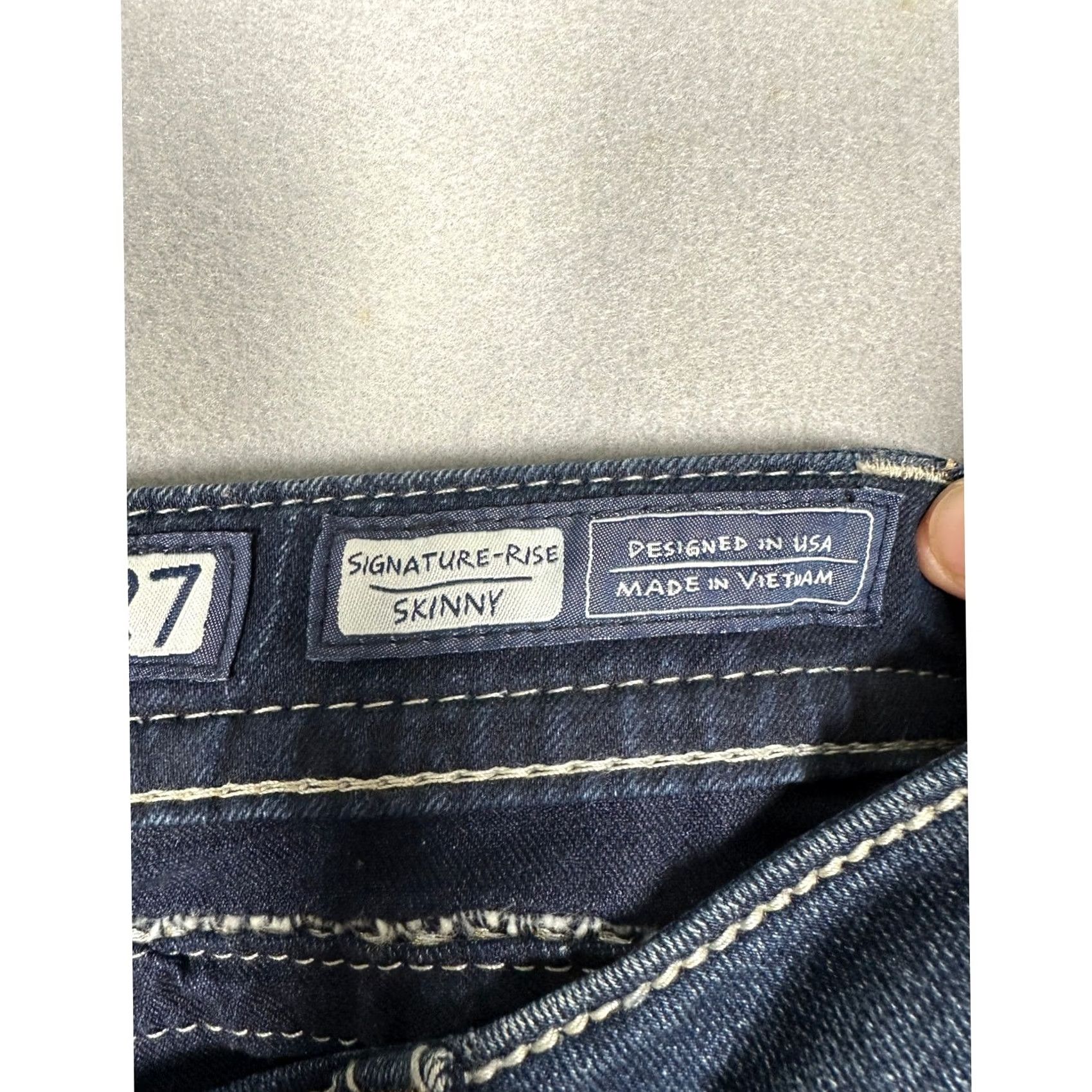 Miss Me Miss Me Signature Rise Skinny Jeans Dark Wash Fleur De Lis Bling JP5576S2 27 Size 27" / US 4 / IT 40 - 5 Thumbnail