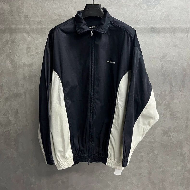 Balenciaga Balenciaga latest black and white stitched embroidered logo Size US M / EU 48-50 / 2 - 1 Thumbnail