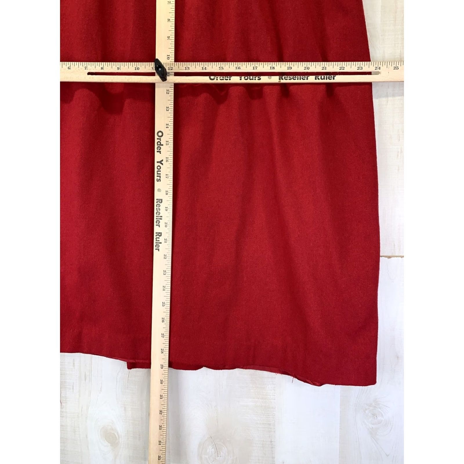 Vintage VINTAGE Red Wool Straight Skirt Womens Size 24 Knee Length 80s 24 Womens Skirt Size 42" / US 20 - 4 Thumbnail
