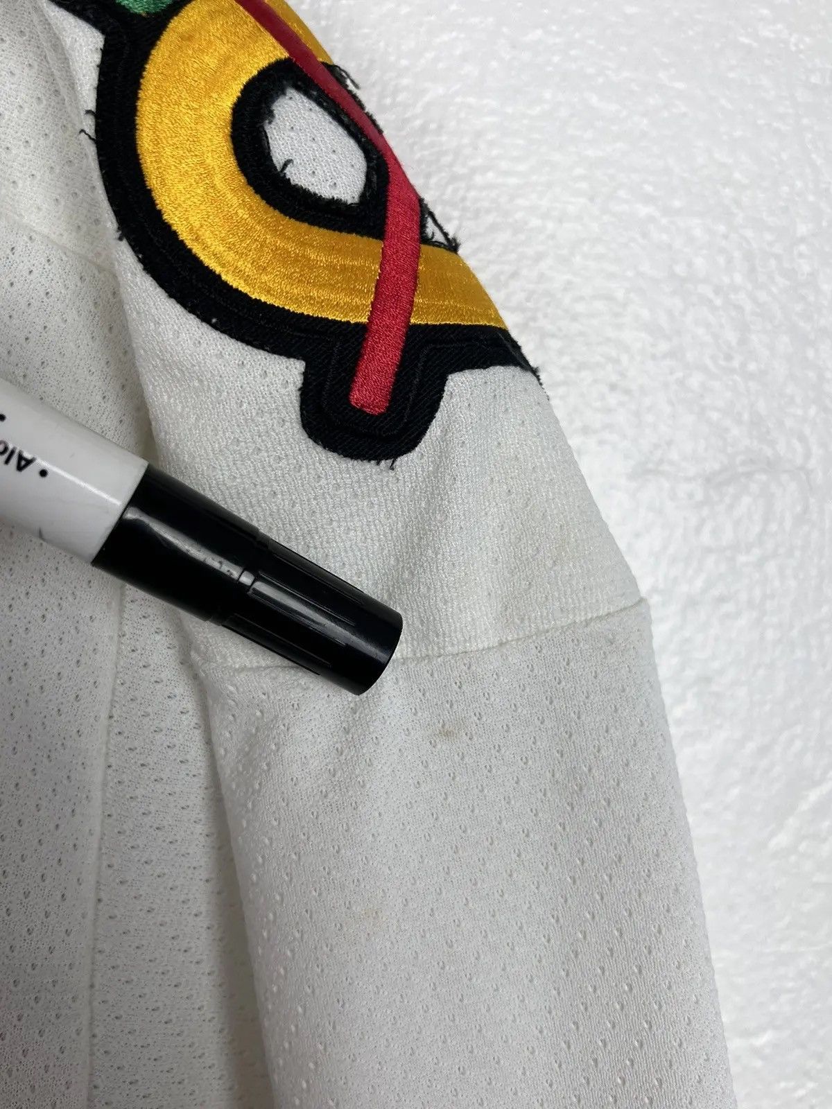 Ccm Vintage Chicago Blackhawks CCM Gerry Cosby Retro NHL Jersey Size US S / EU 44-46 / 1 - 4 Thumbnail