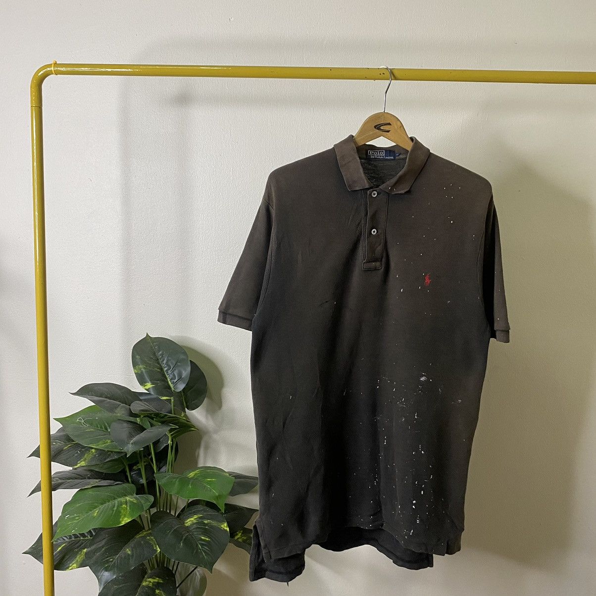 Polo Ralph Lauren Vintage Polo Ralph Lauren Paint Splattered Sunfaded Polo Tee Size US L / EU 52-54 / 3 - 1 Thumbnail