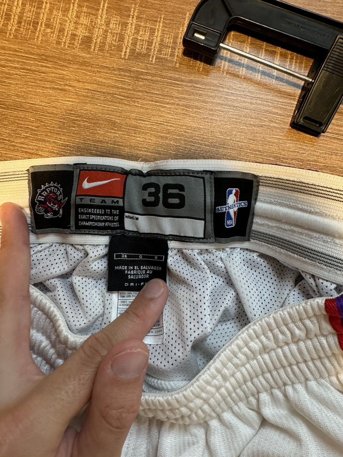 Nike Toronto Raptors Nike Shorts NBA Vince Carter Men 36 Size US 36 / EU 52 - 6 Thumbnail