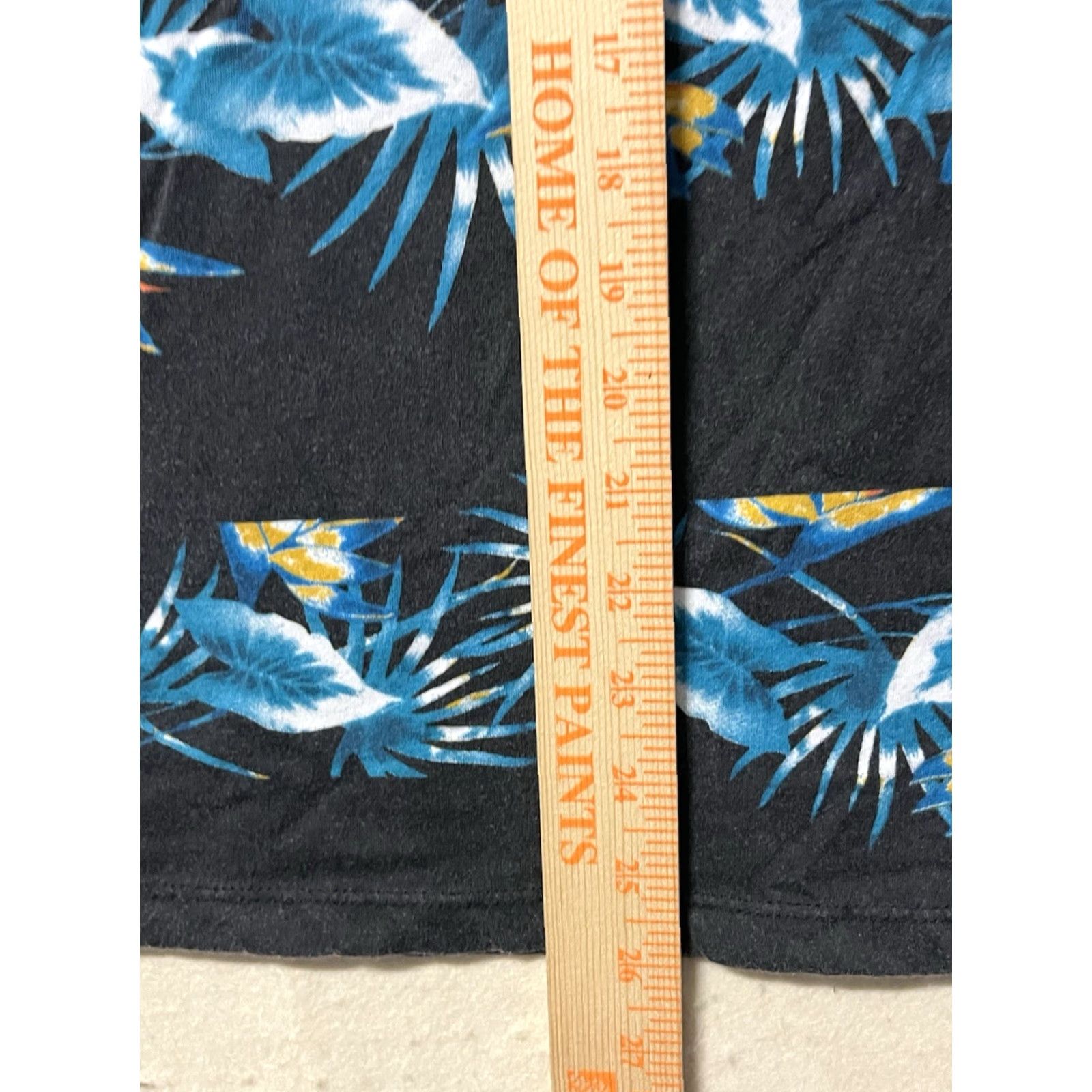 Vintage Retrofit Pocket Muscle Tank Top Black Blue Beach Men's Small T-Shirt Beach Floral Pockets Retrofit Size Small Mens Black Size US S / EU 44-46 / 1 - 4 Thumbnail