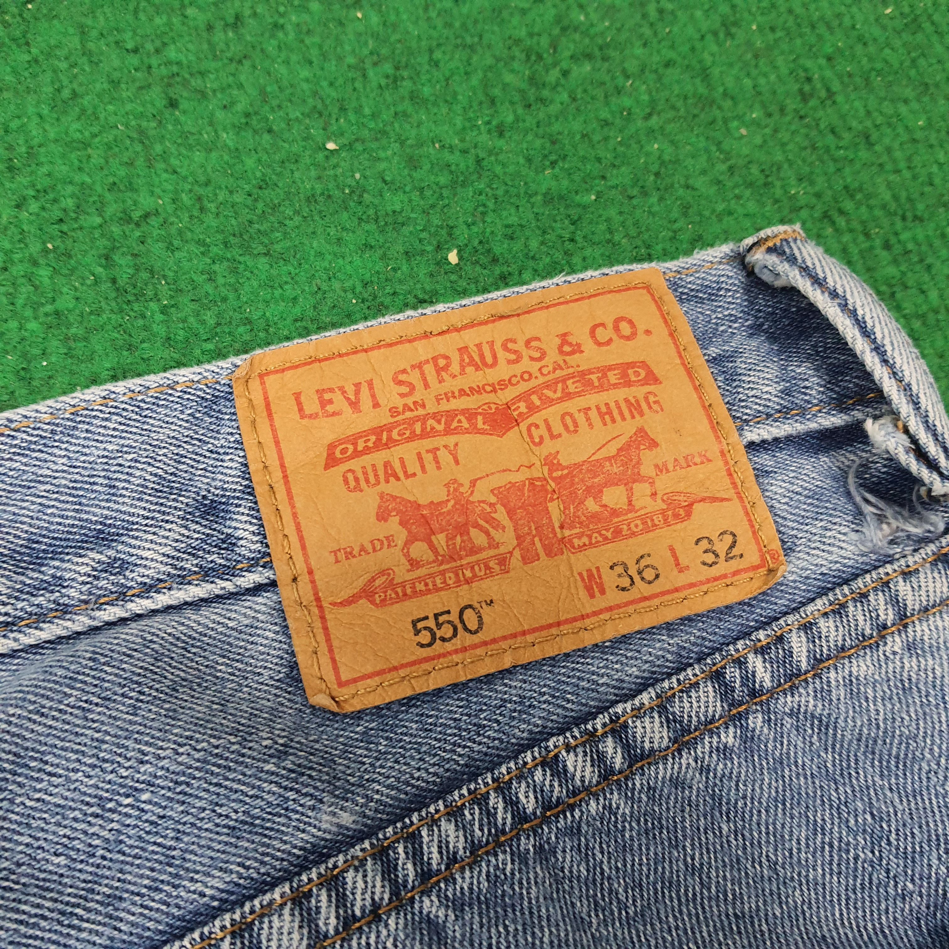 Levi's Vintage Levi's 550 90s Distressed Light Wash Jeans C272N7 Size US 36 / EU 52 - 3 Thumbnail