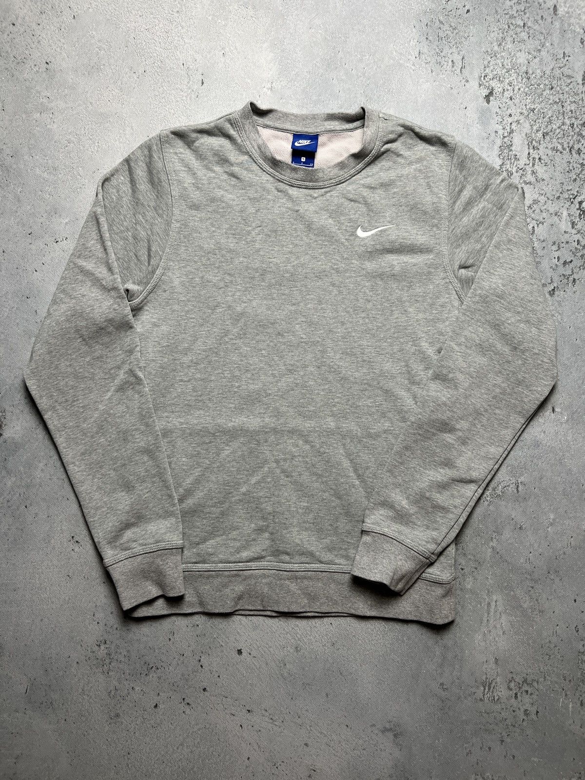 Nike Vintage Crewneck Nike boxy baby swoosh y2k fits logo USA 🇺🇸 Size US S / EU 44-46 / 1 - 1 Thumbnail