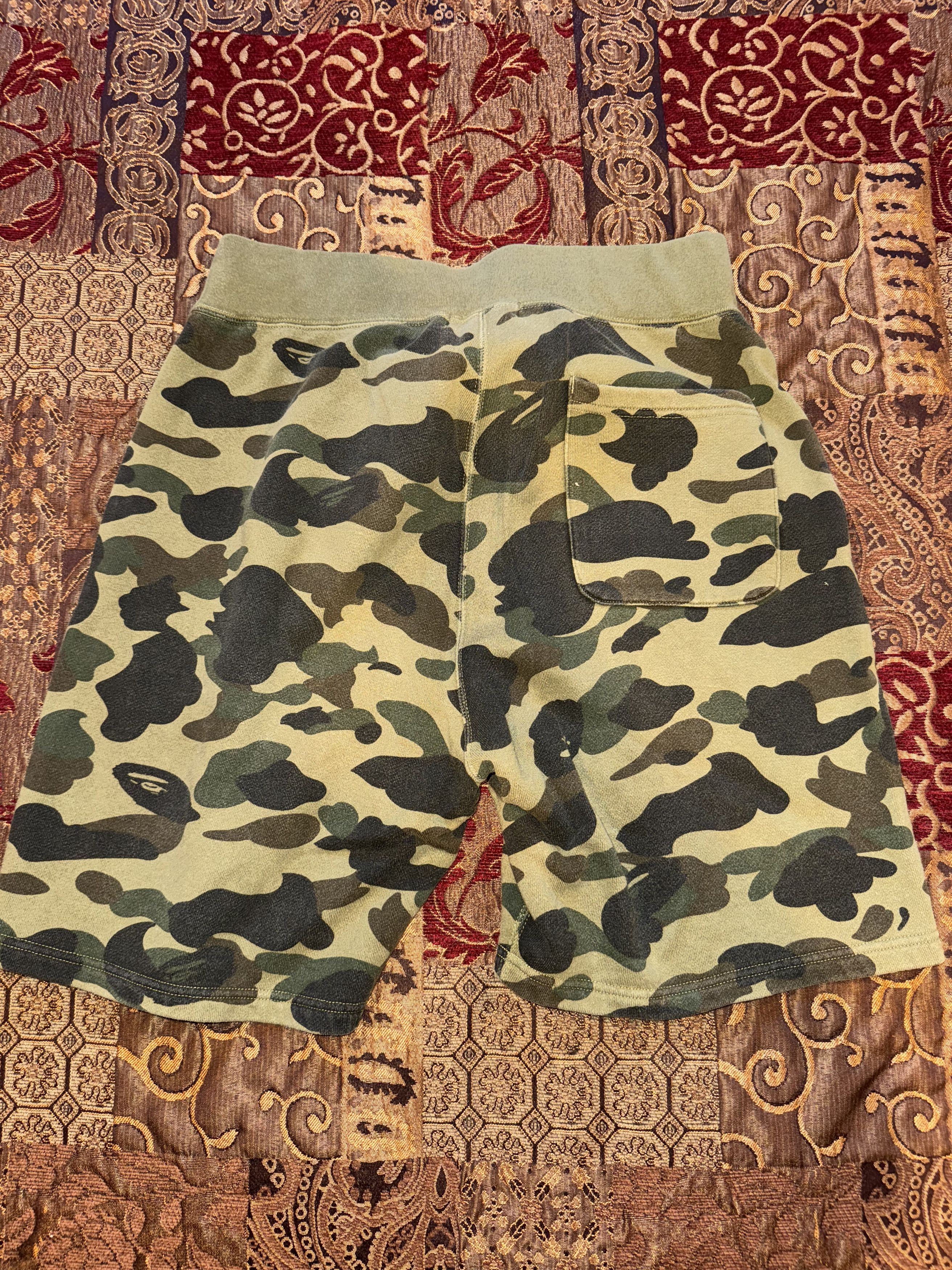Bape 1st Camo Shorts Size US 32 / EU 48 - 2 Thumbnail