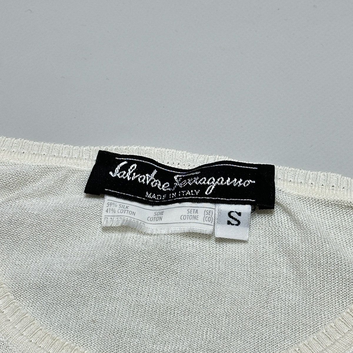 Salvatore Ferragamo Salvatore Ferragamo silk t shirt blouse jumper luxury vintag Size S / US 4 / IT 40 - 3 Thumbnail