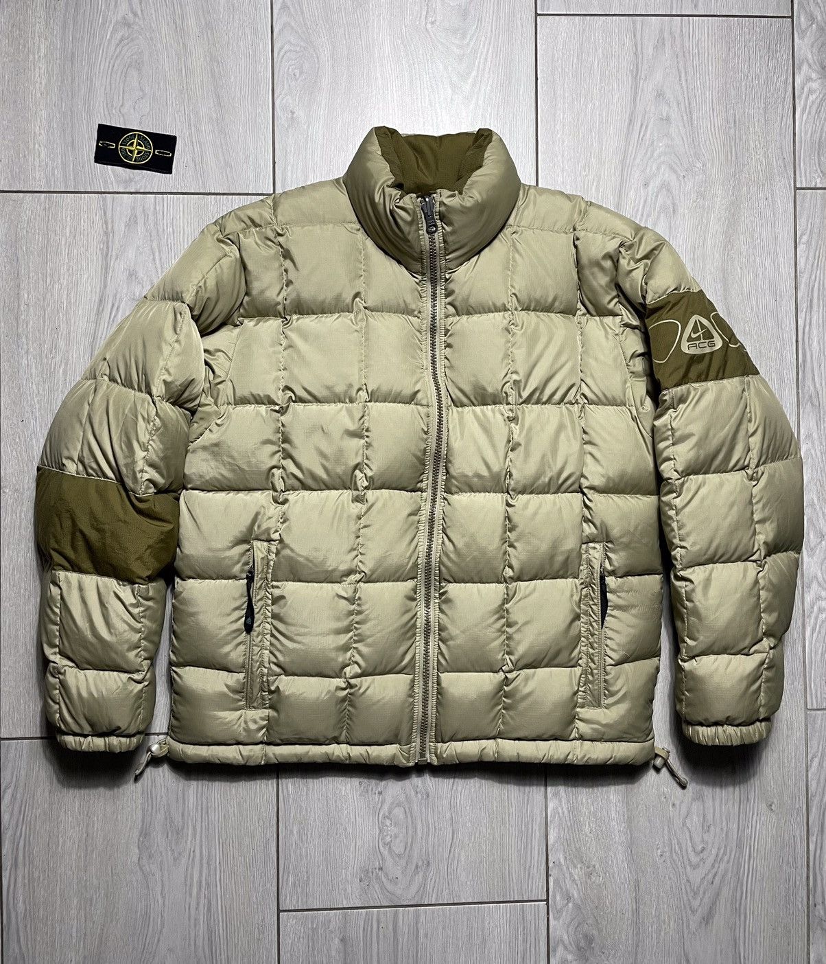 90'S Body Glove Men's Medium Padded Puffer Jacket, Vintage Nylon gray type Vintage Second Hand