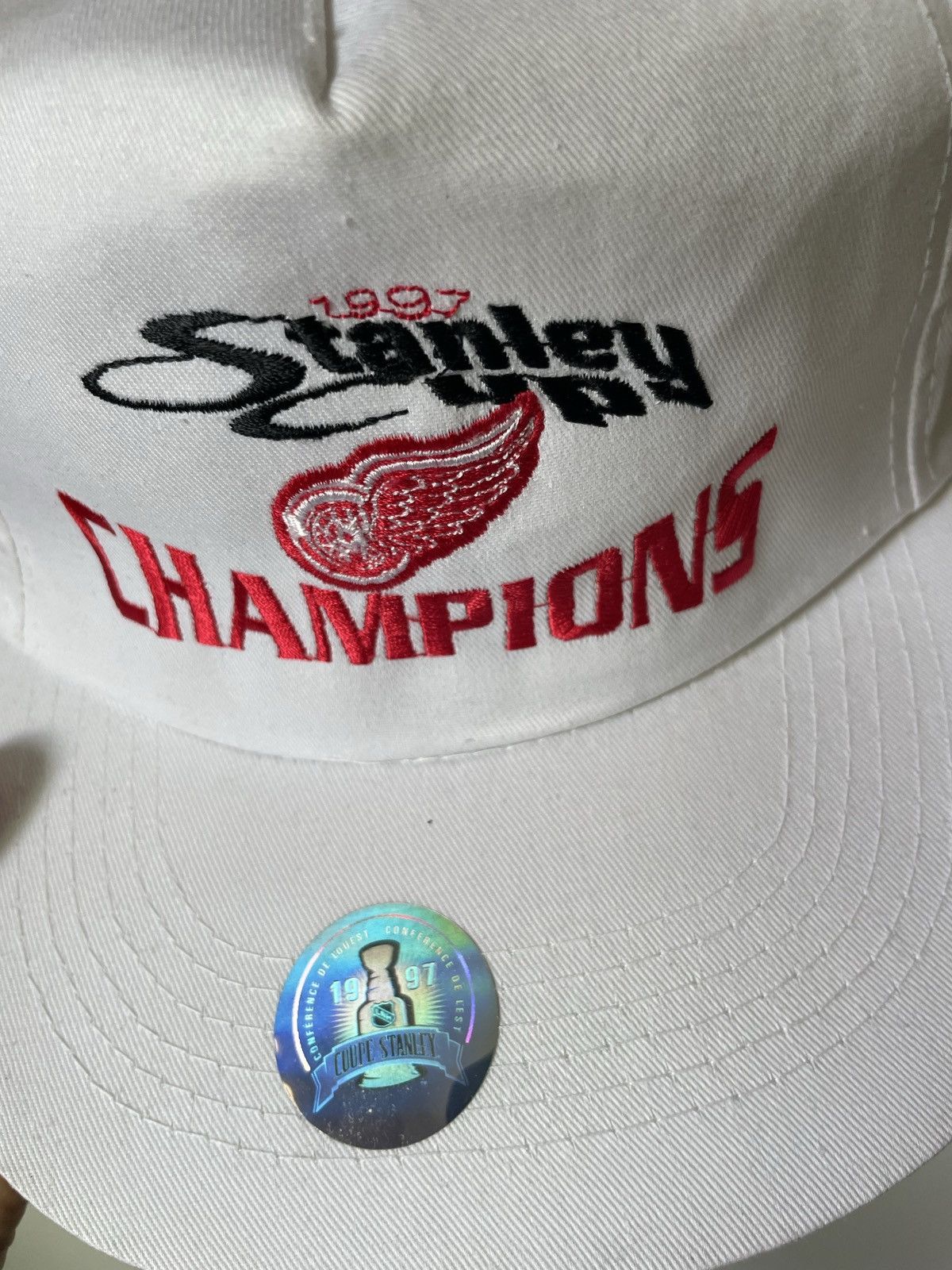 NHL Vintage 1997 Red Wings Stanley Cup Champions Snapback NWT Size ONE SIZE - 2 Thumbnail